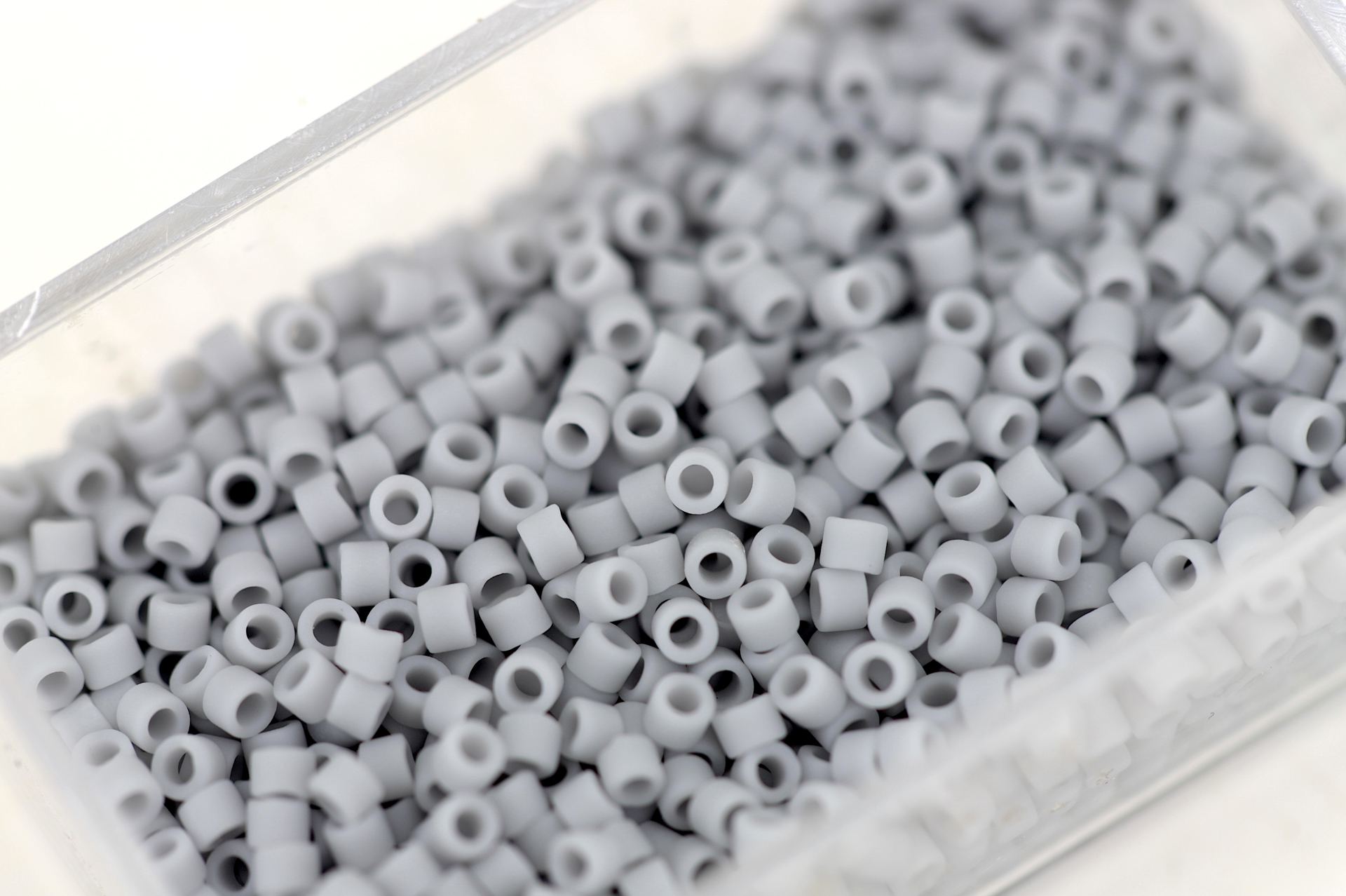 miyuki-delica-seed-bead-grey-db1589