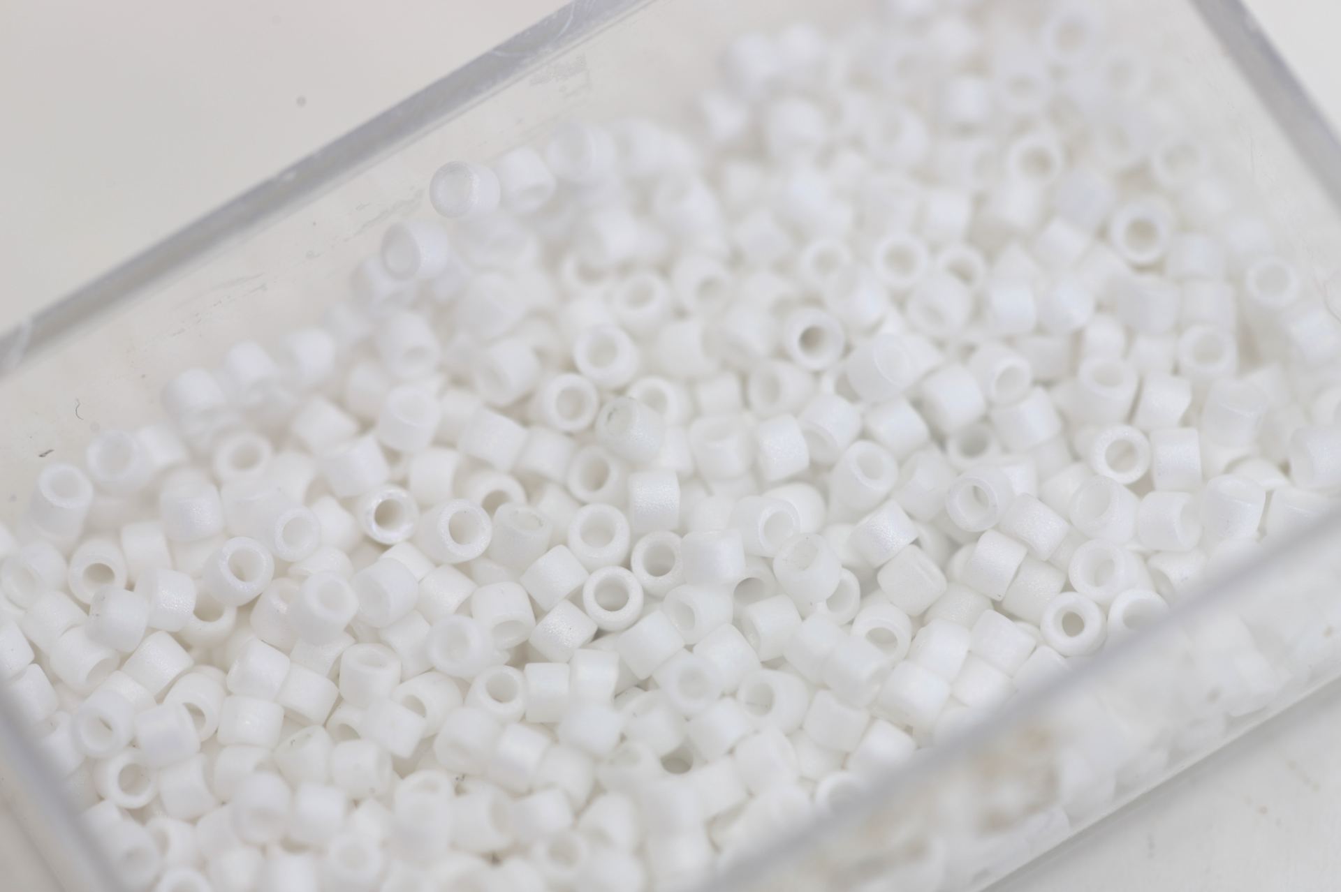 miyuki-delica-seed-bead-white-db351