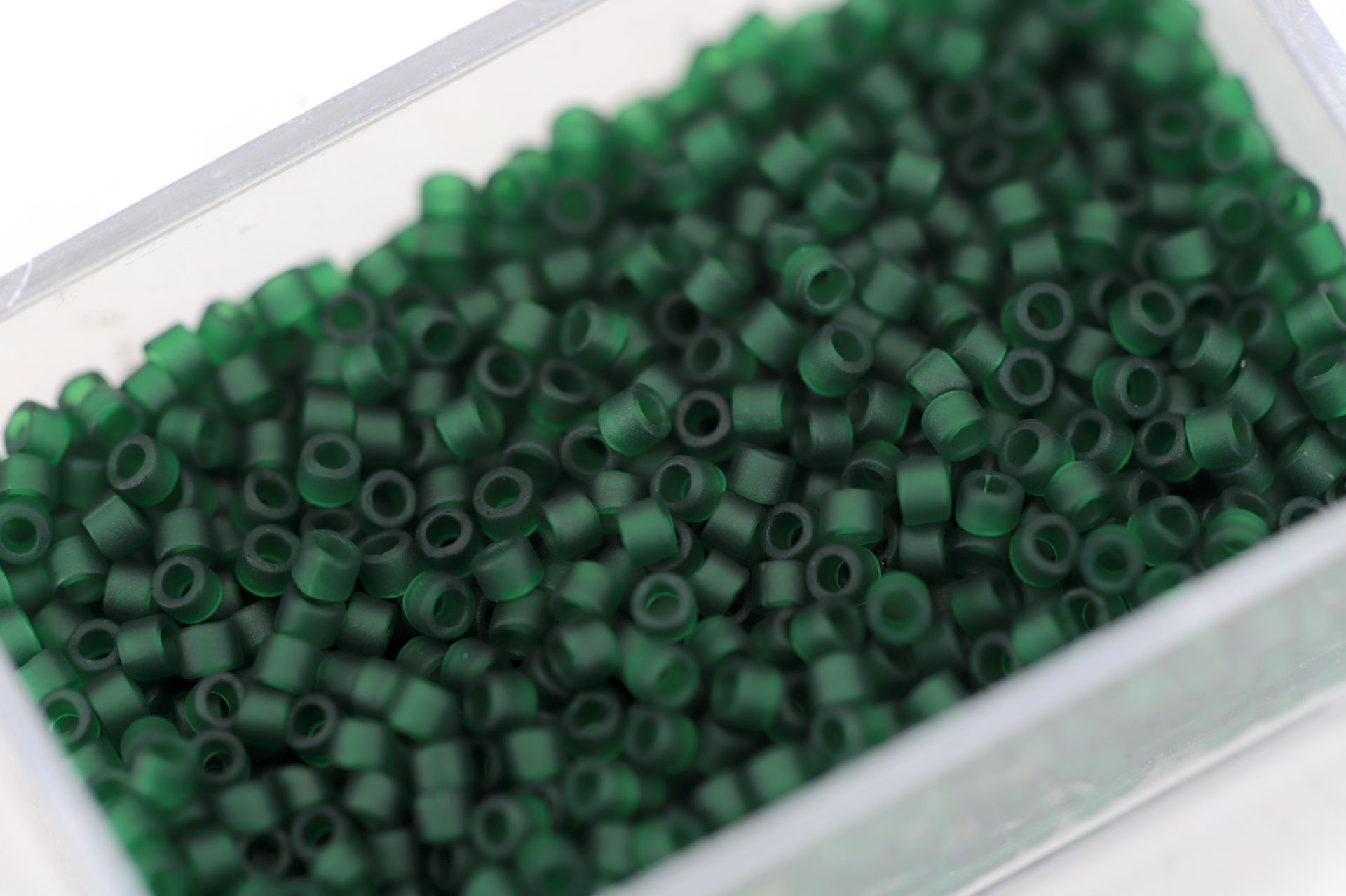 miyuki-delica-seed-bead-dark-green-db767