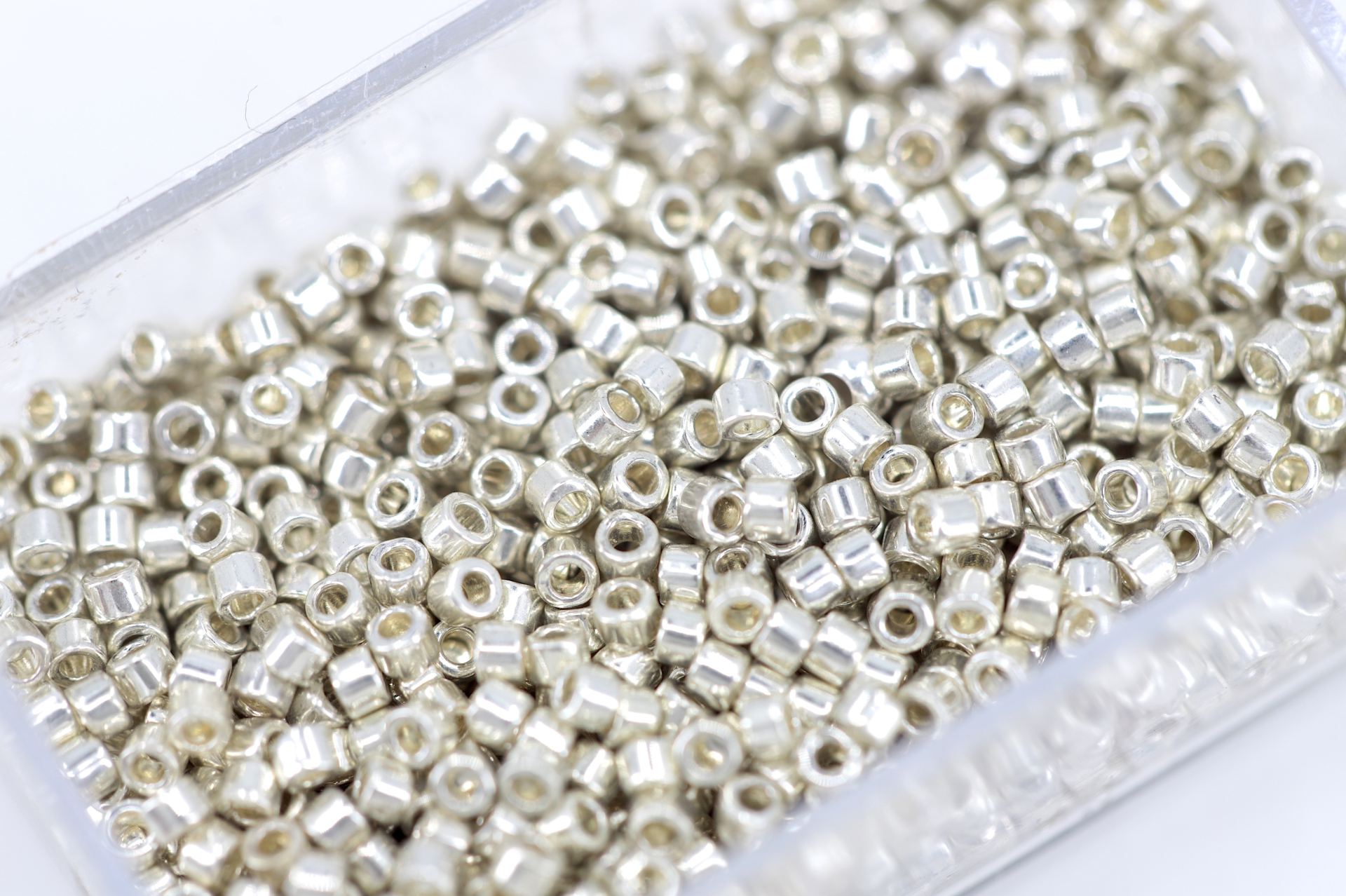 miyuki-delica-seed-bead-silver-db35