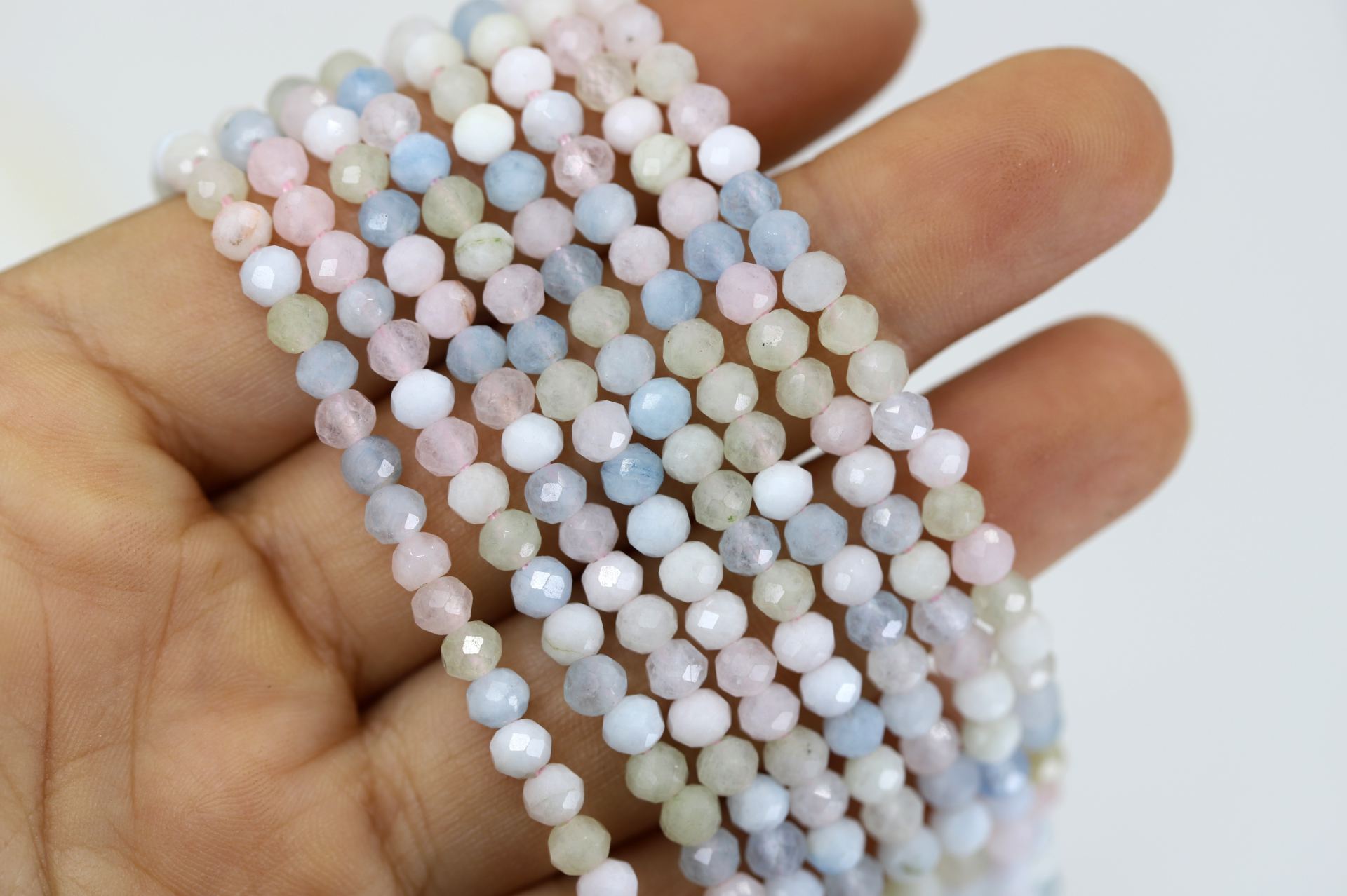 4mm-faceted-round-morganite-beads