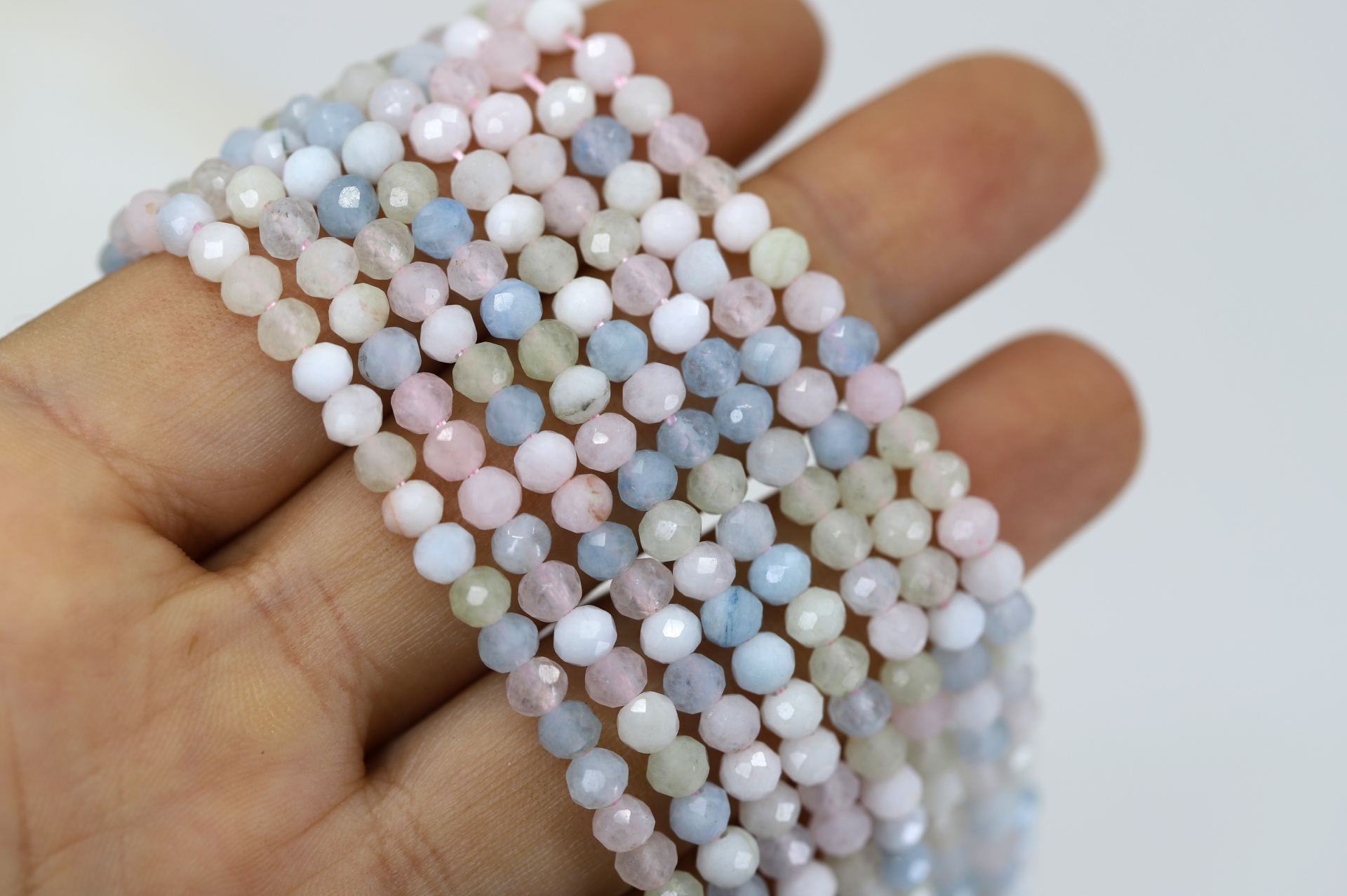 4mm-round-morganite-gemstone-beads