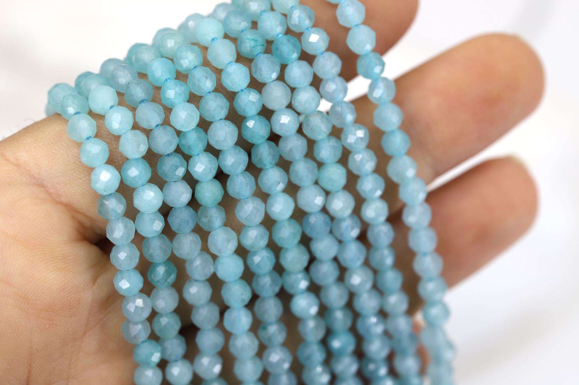 4mm-aquamarine-natural-stone-beads-stran