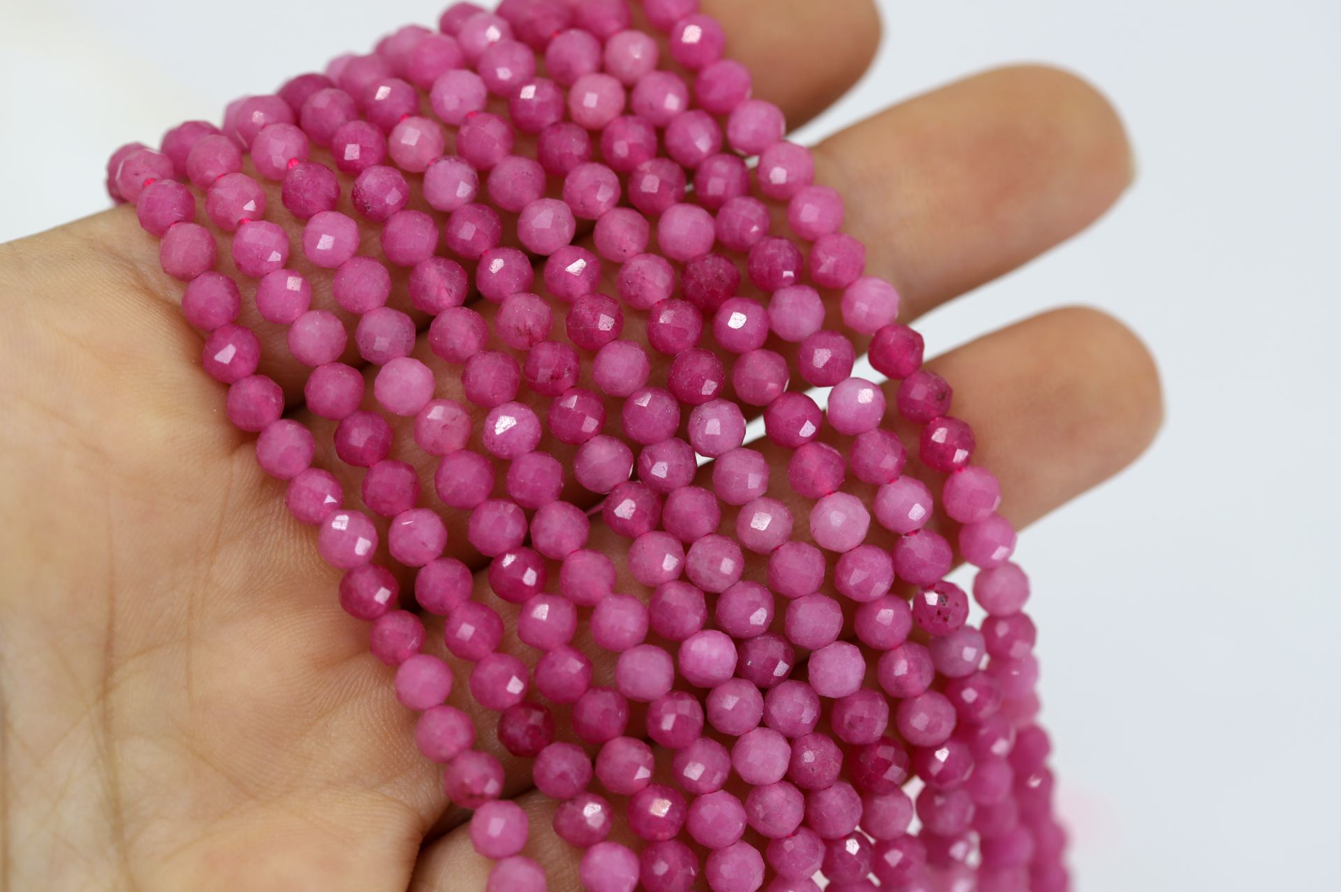 4mm-faceted-round-pink-jade-beads