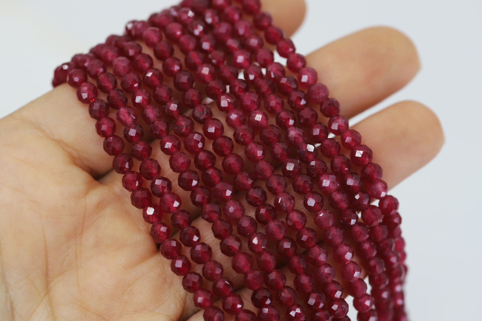 4mm-faceted-round-red-jade-beads