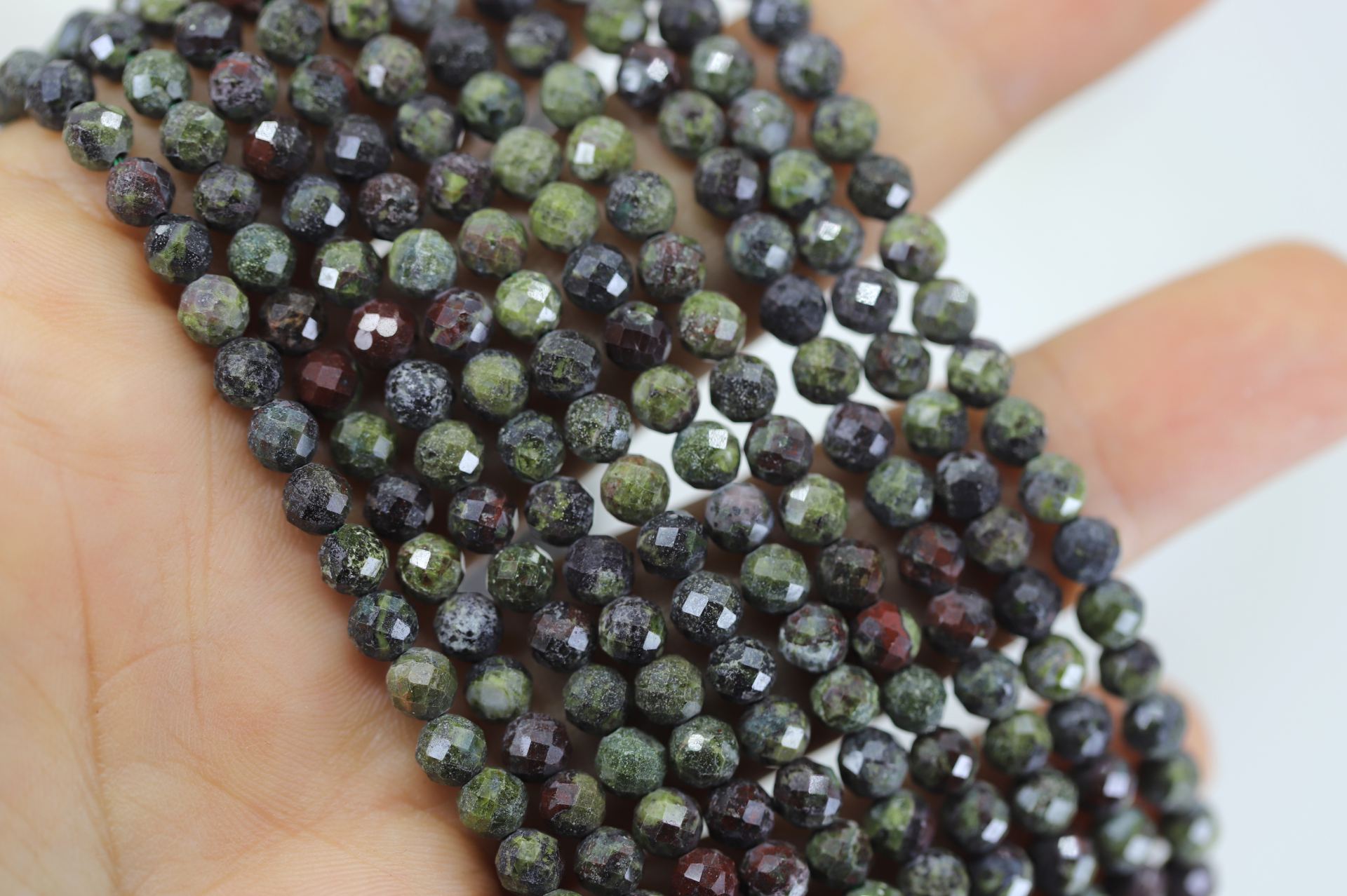 4mm-dragon-blood-jasper-strand