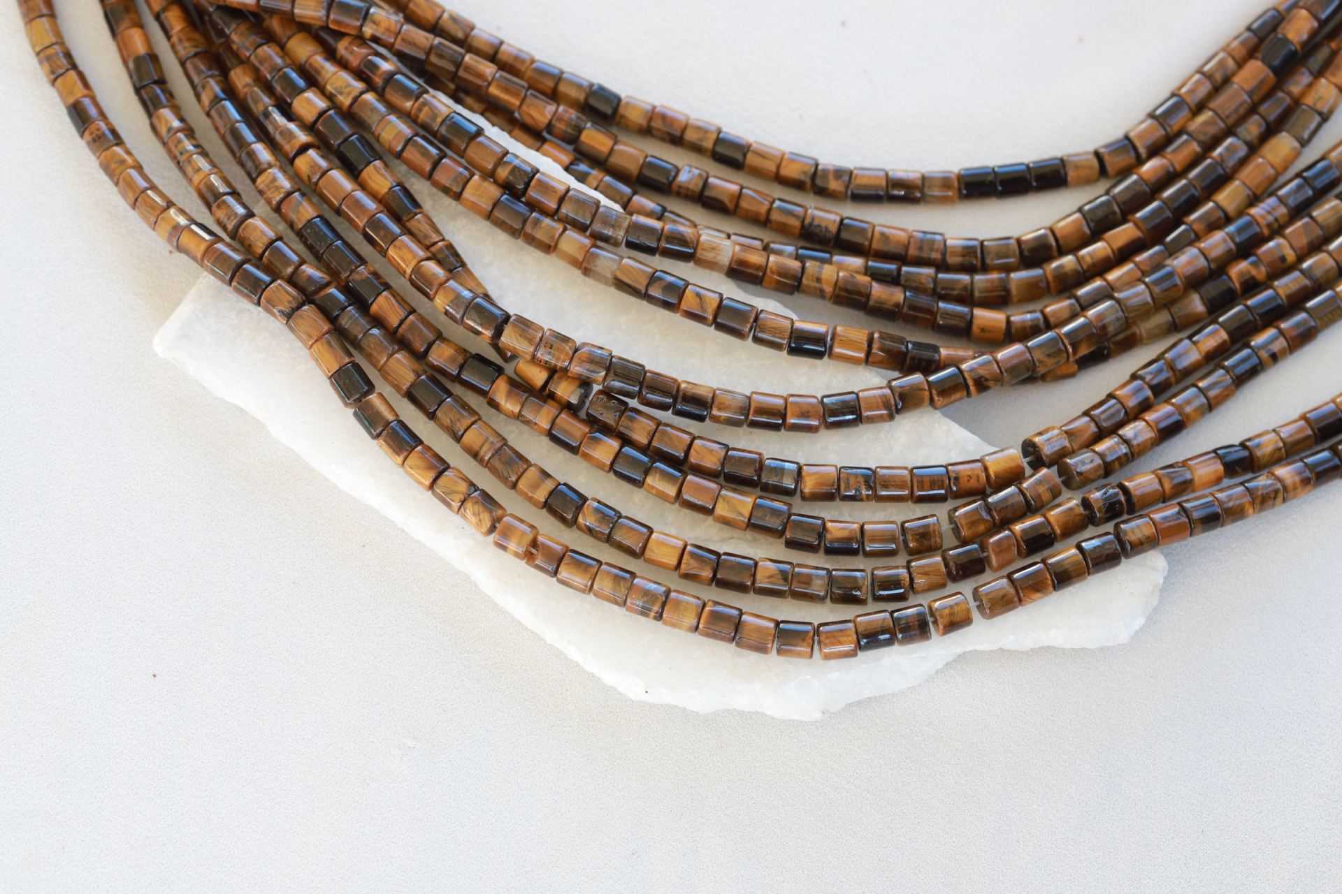 6mm-tiger's-eye-barrel-cylinder-beads