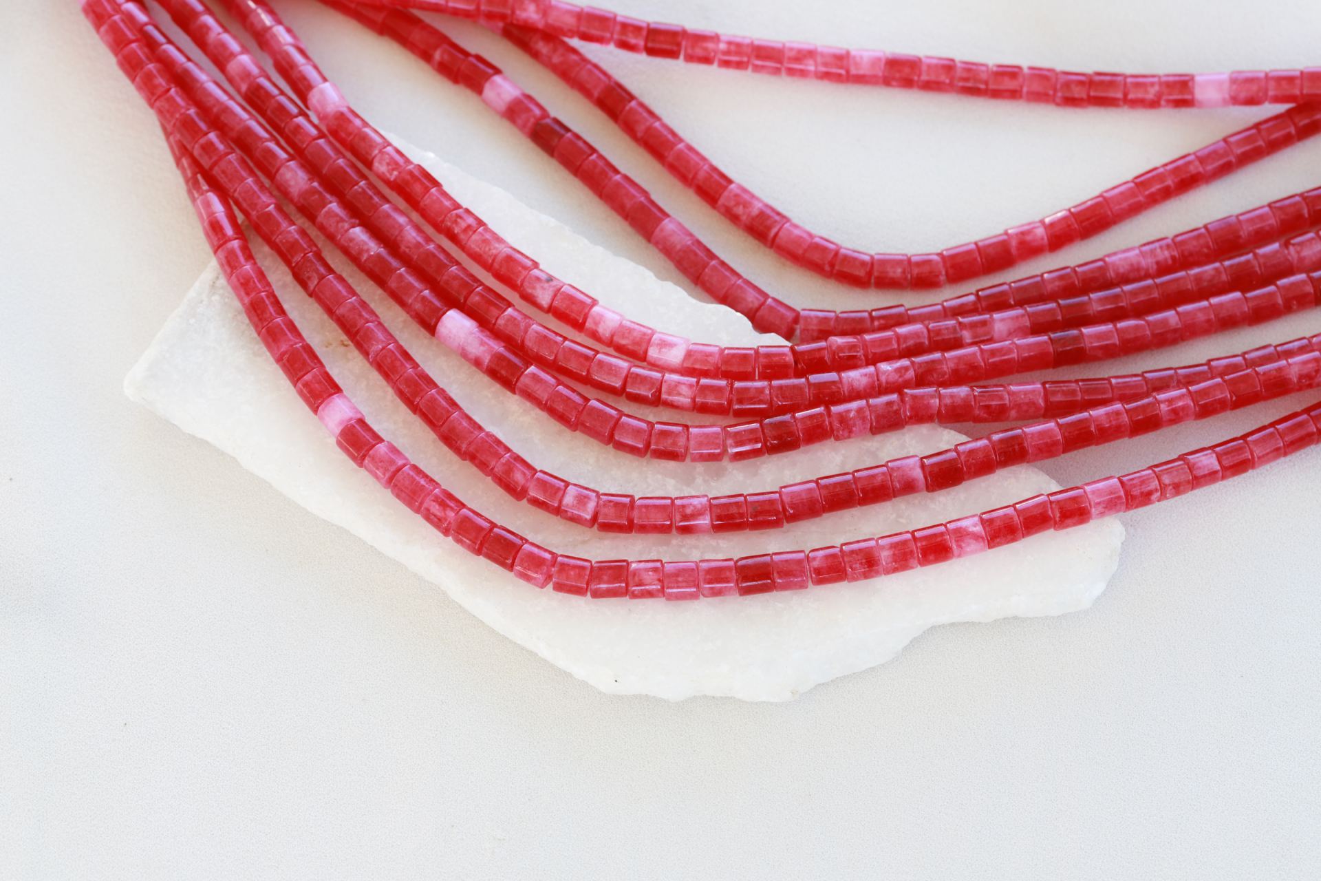 6mm-ruby-jade-barrel-cylinder-beads