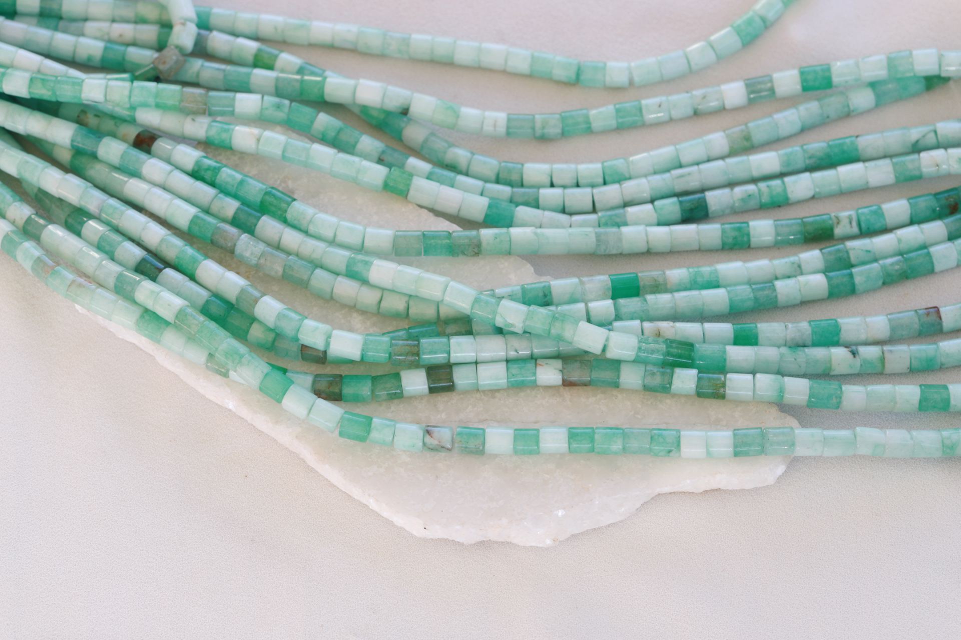 6mm-green-jade-barrel-cylinder-beads