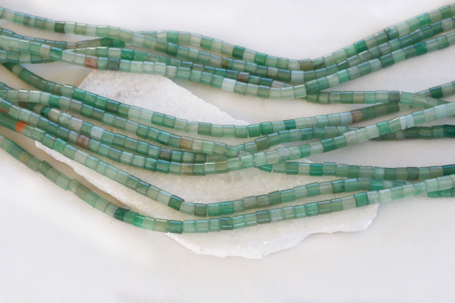 6mm-green-jade-cylinder-barrel-beads