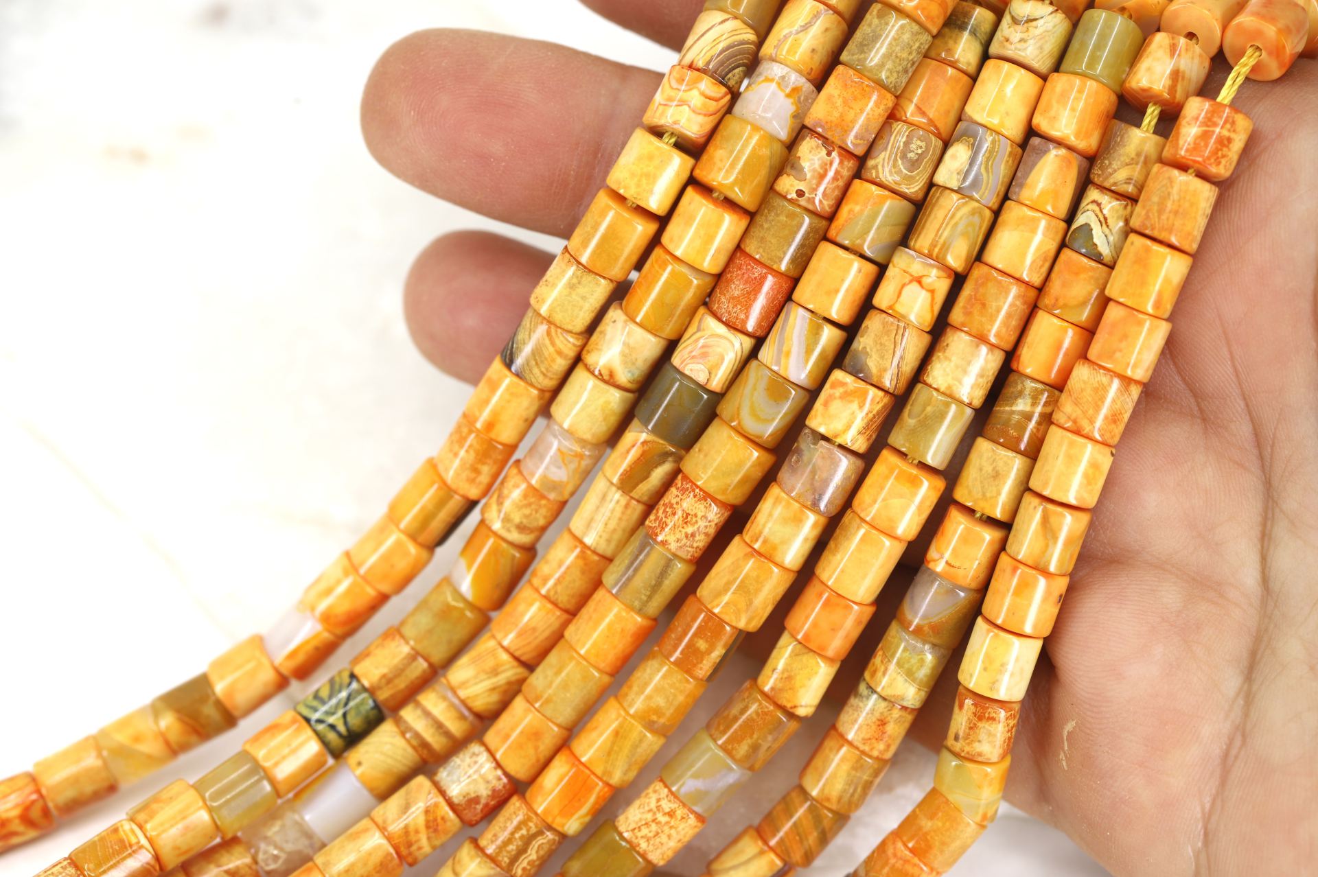 6mm-yellow-agate-gemstone-barrel-beads
