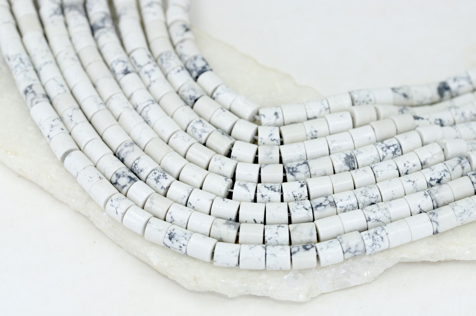 6mm-white-howlite-barrel-cylinder-beads