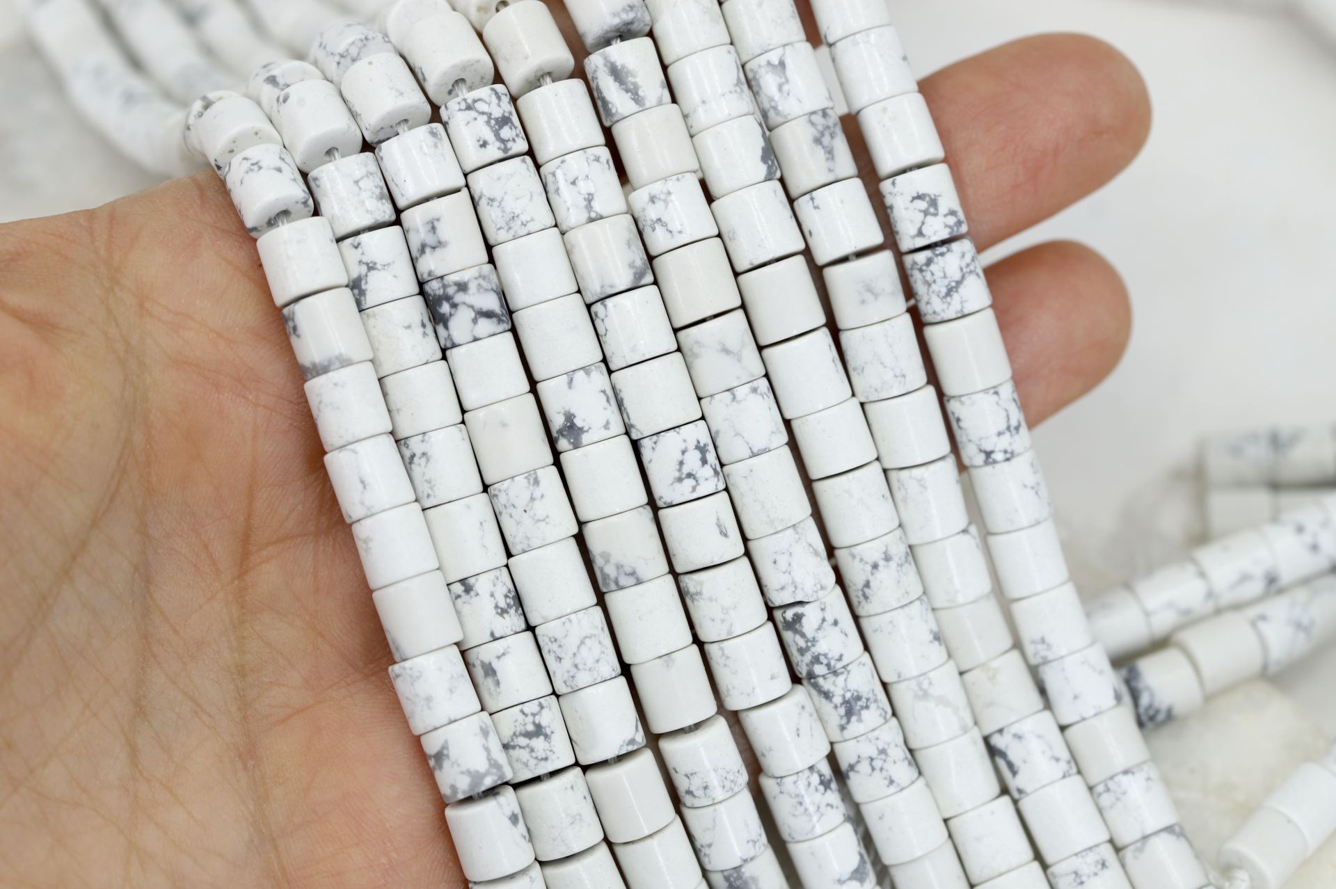 6mm-howlite-barrel-cylinder-beads