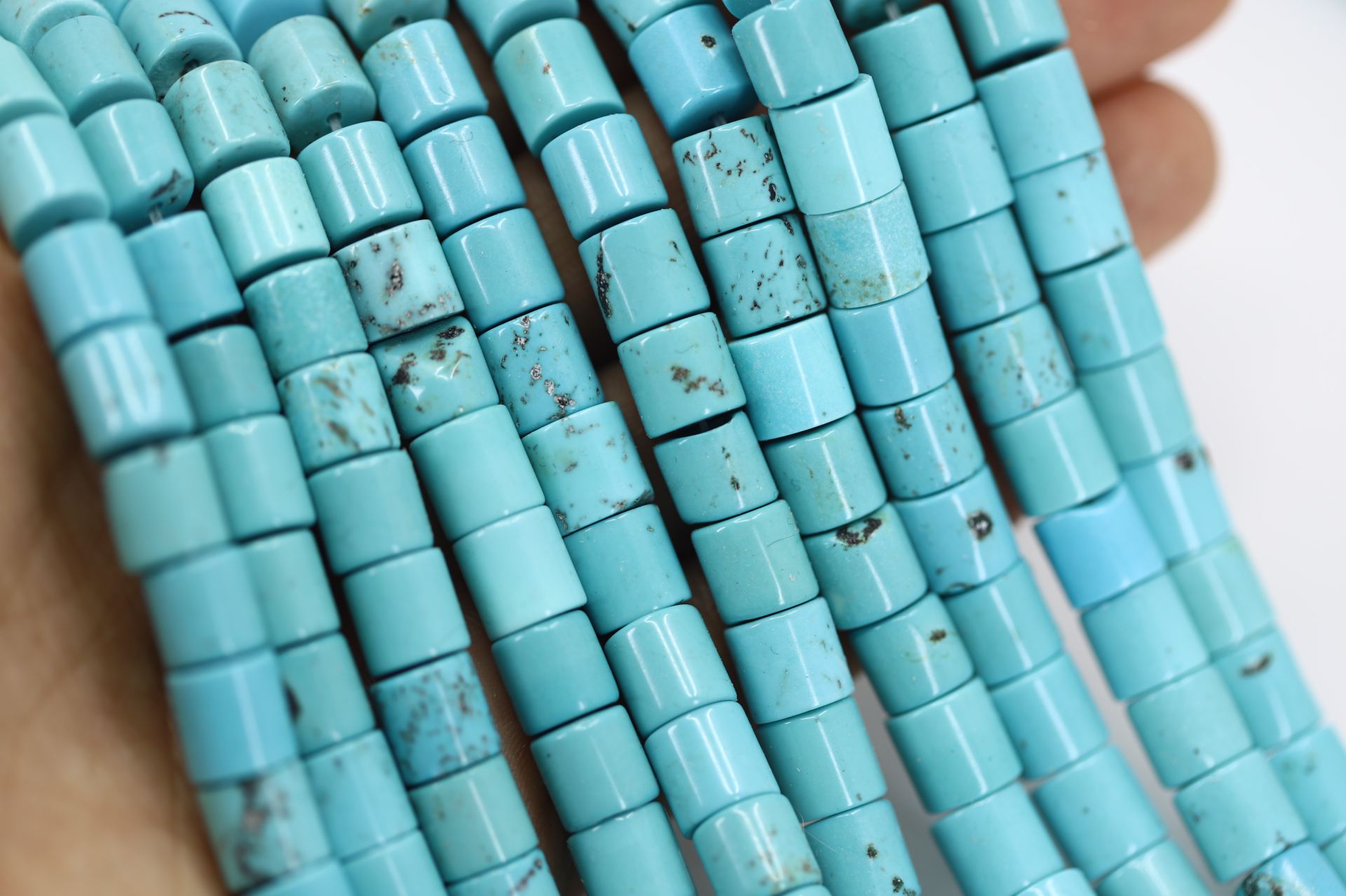8mm-turquoise-howlite-barrel-cylinder
