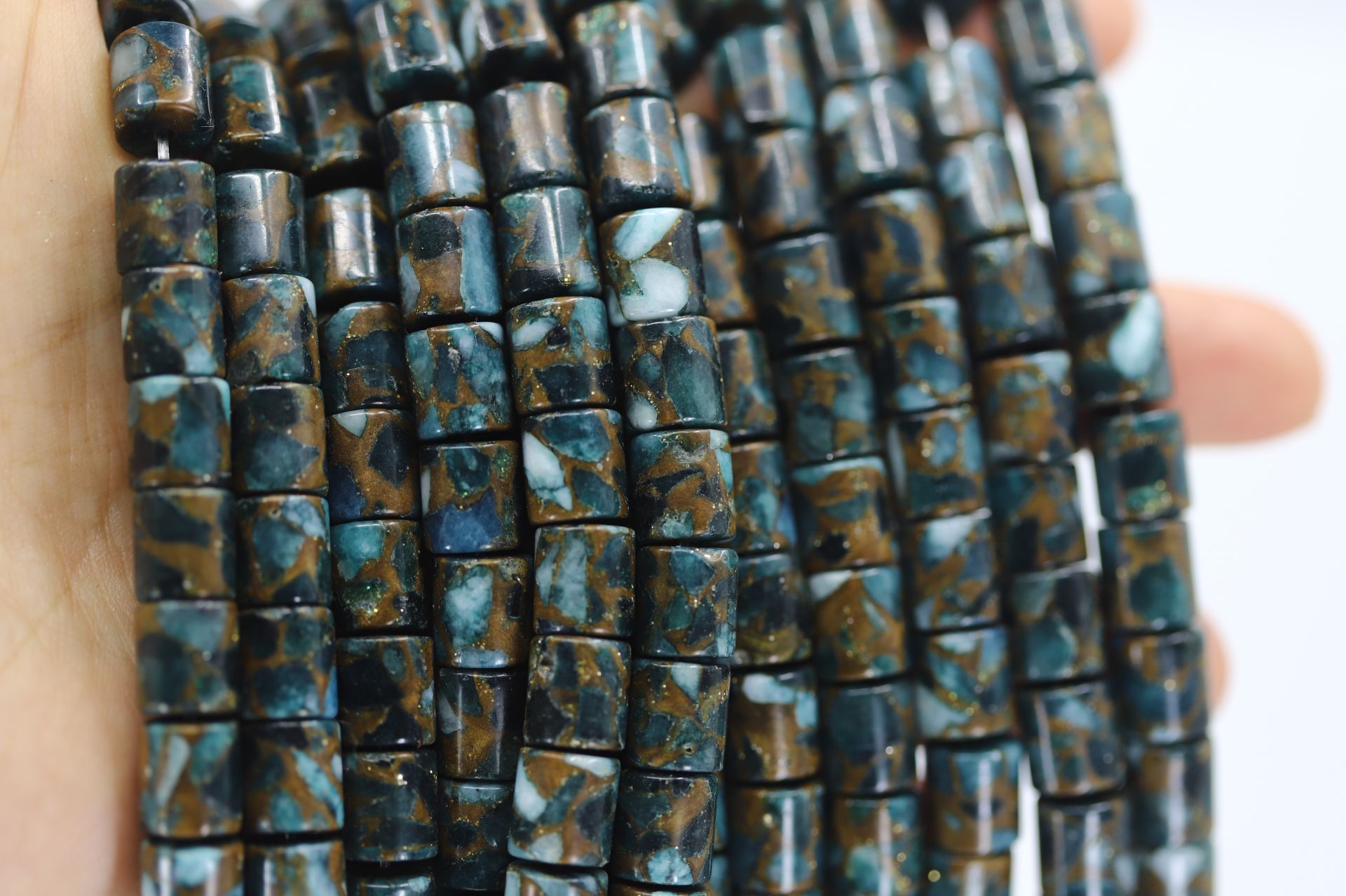 8mm-blue-dyed-gold-fleck effect-beads