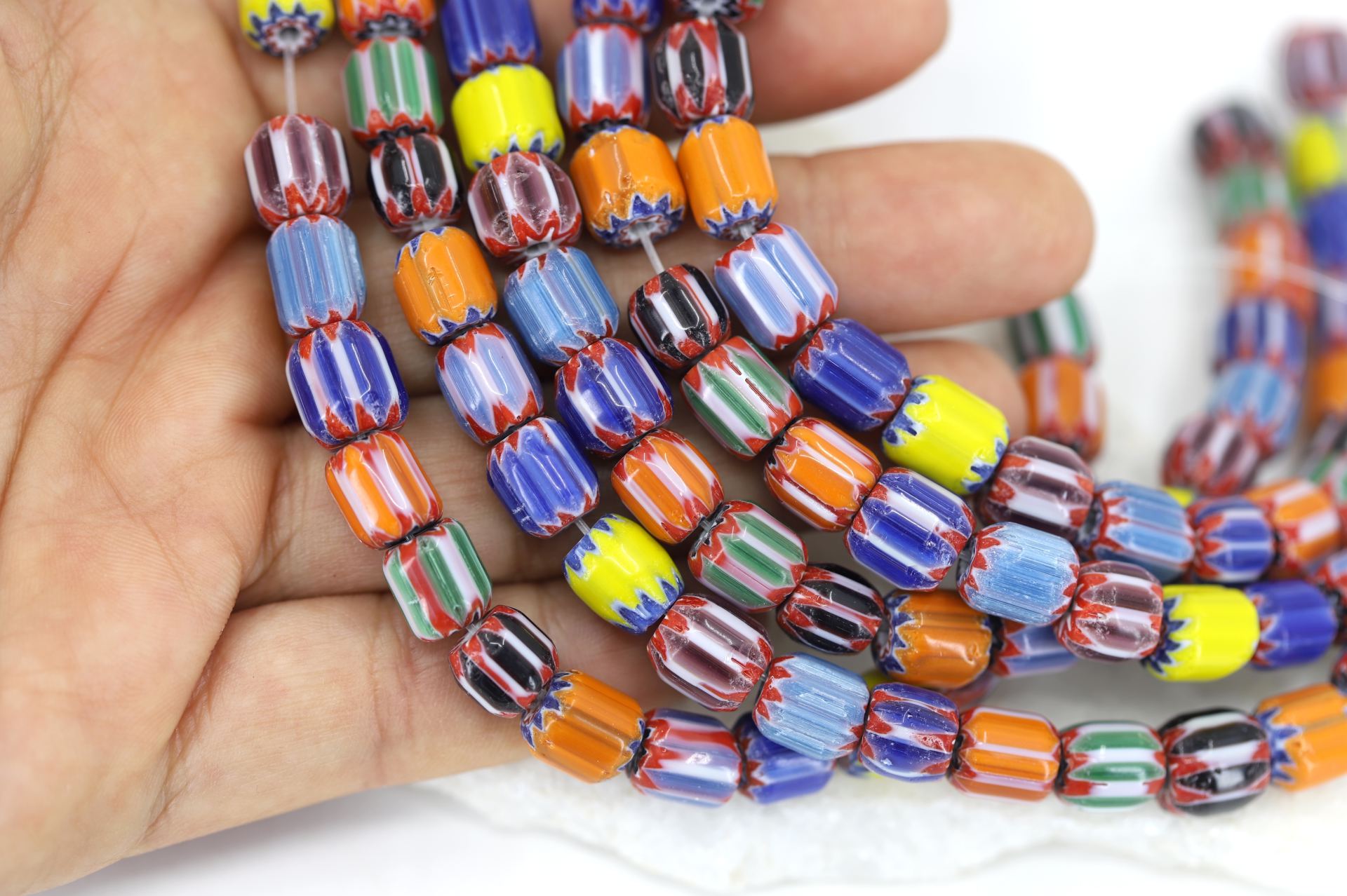 8mm-multicolor-chevron-barrel-glass-bead