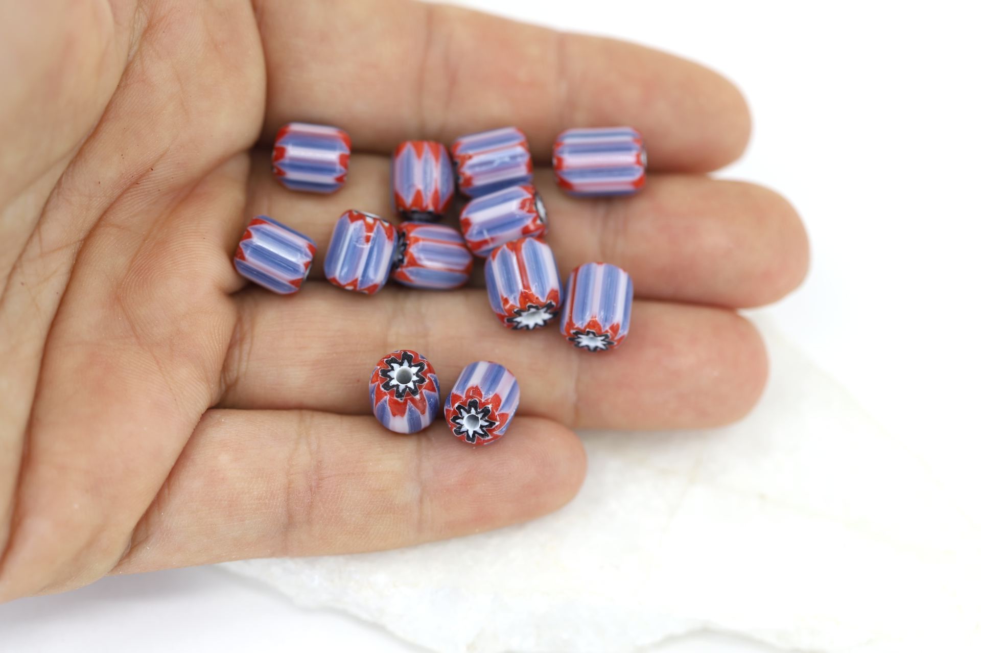 blue-red-barrel-ethnic-glass-beads