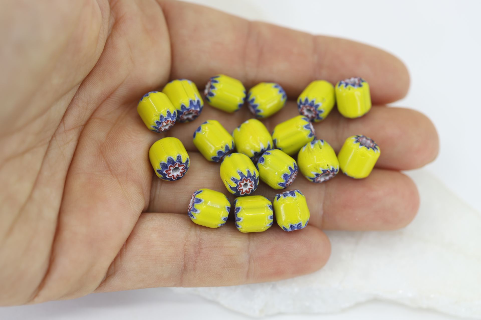 yellow-barrel-ethnic-glass-beads