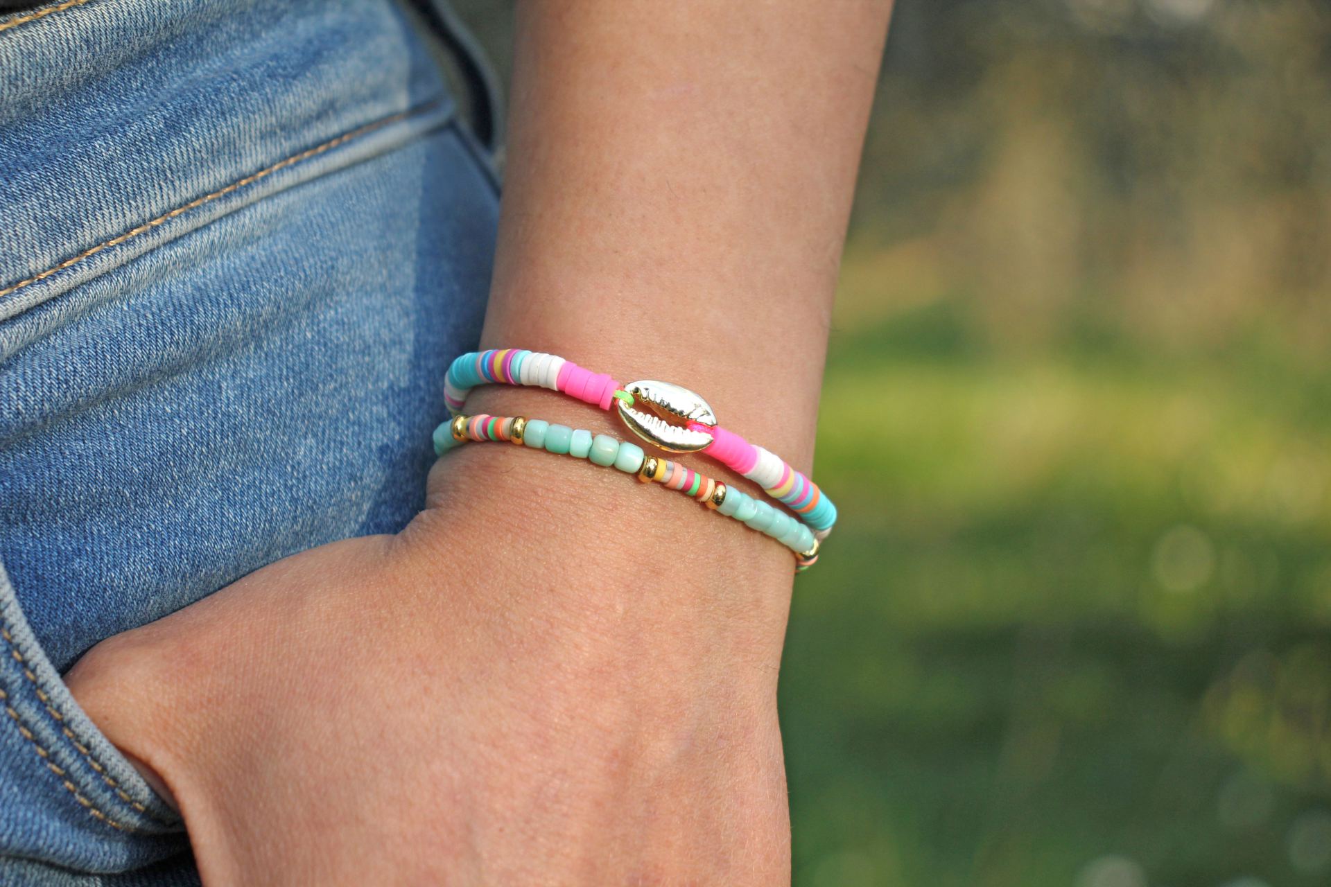 colorful-friendship-bracelet-jewelry