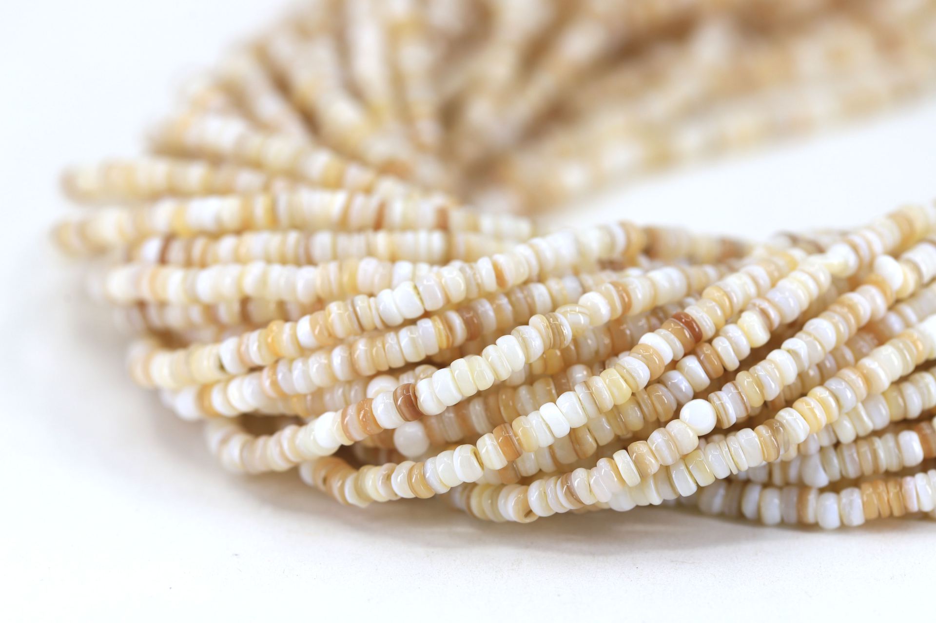 4mm-cream-shell-beads-strand