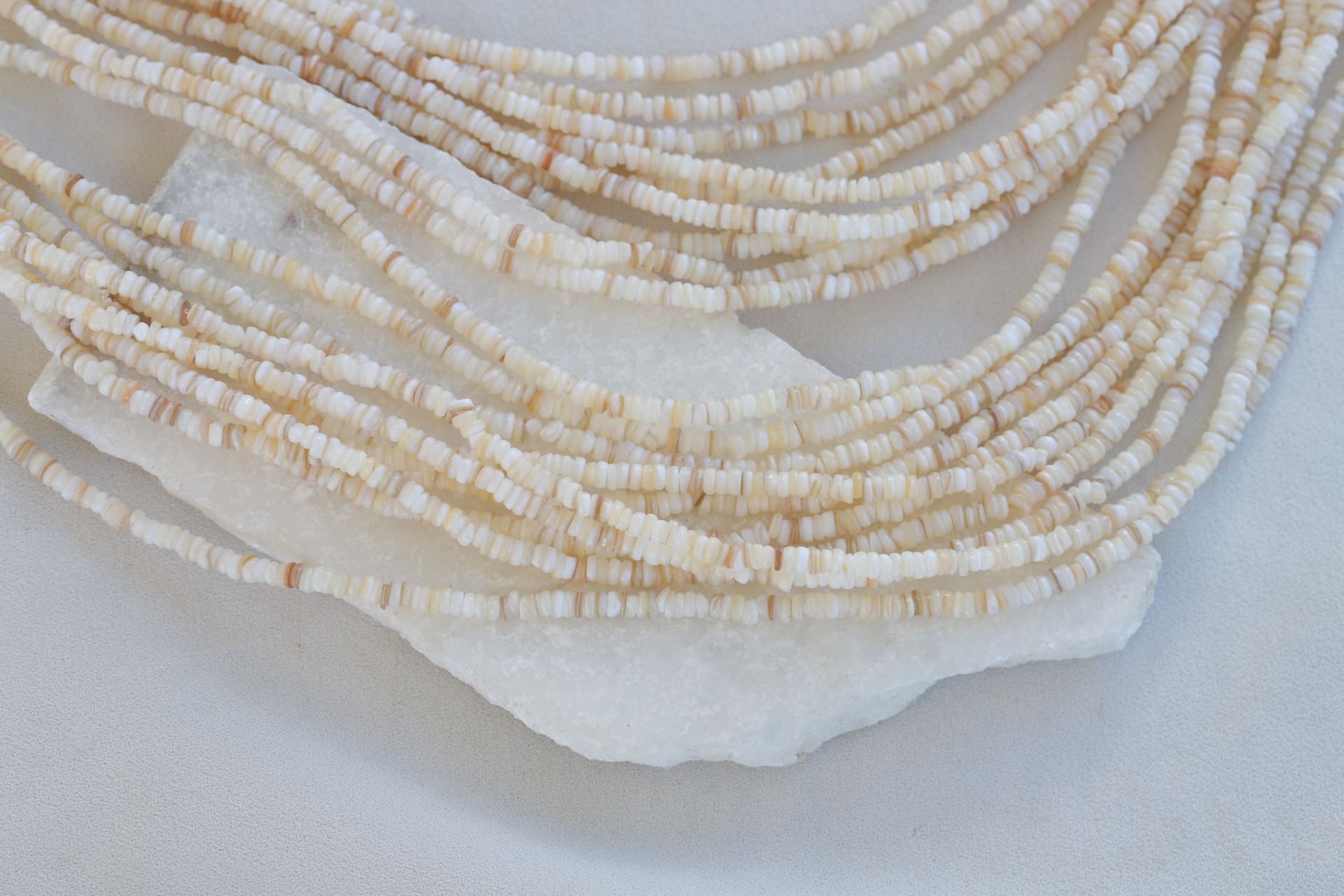 4mm-cream-natural-shell-beads