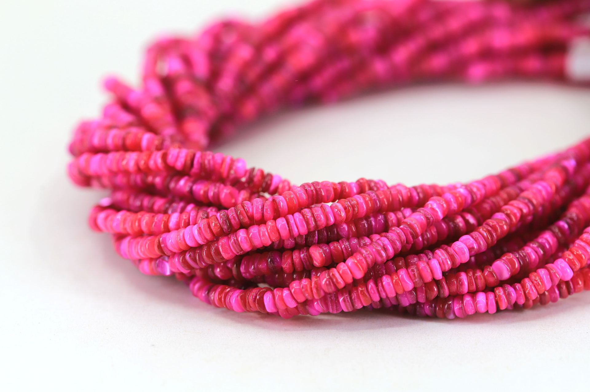 4mm-fuchsia-natural-shell-beads-strand