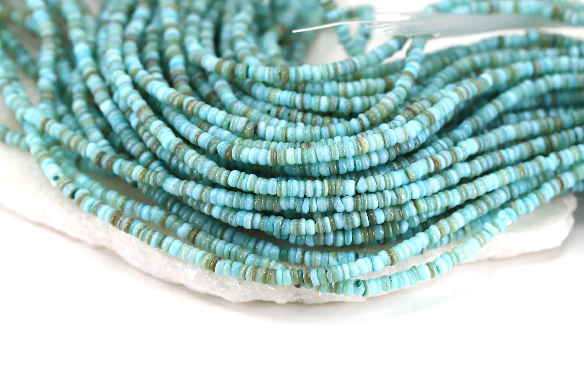 4mm-turquoise-natural-shell-beads