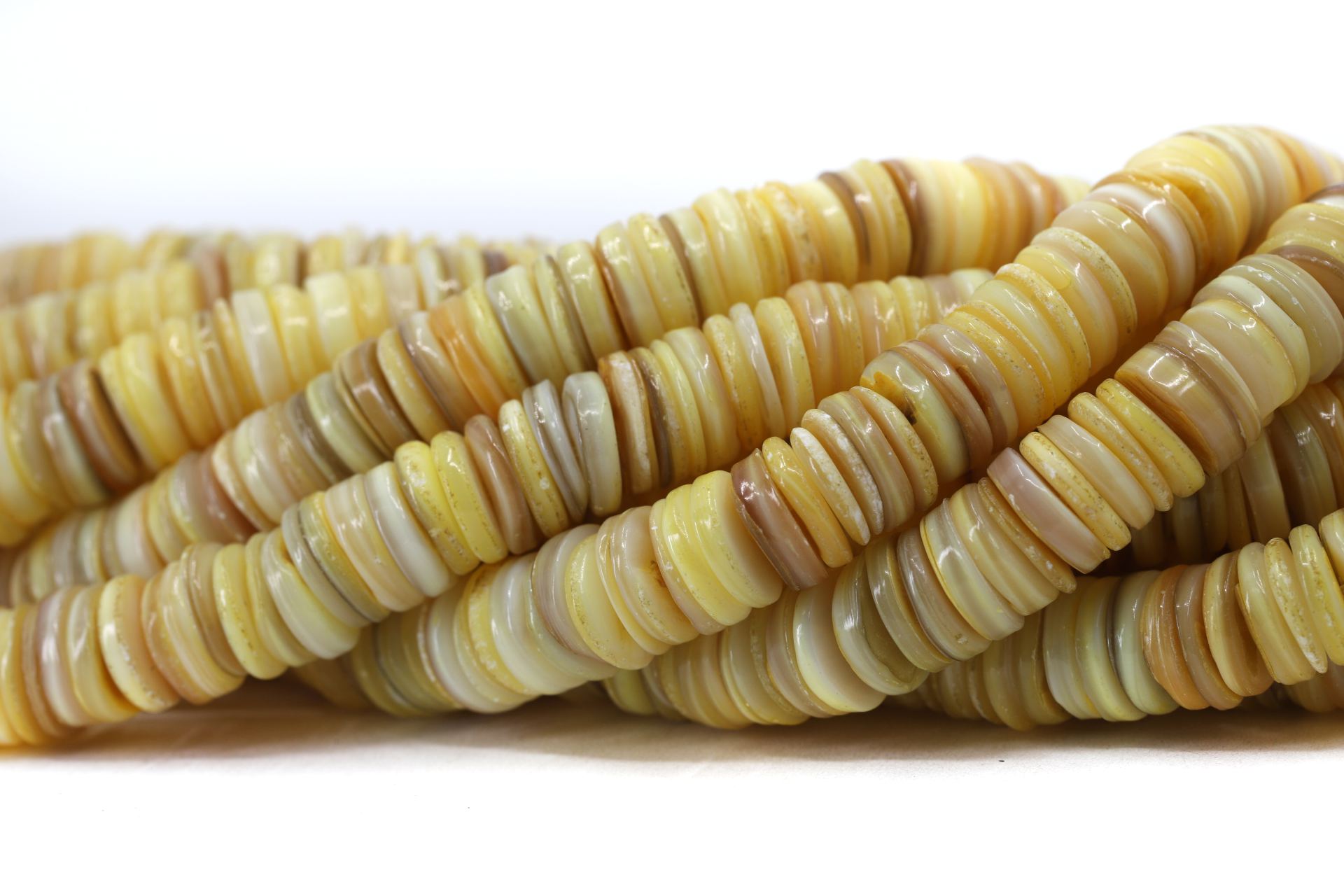 8mm-light-yellow-shell-beads-cchange