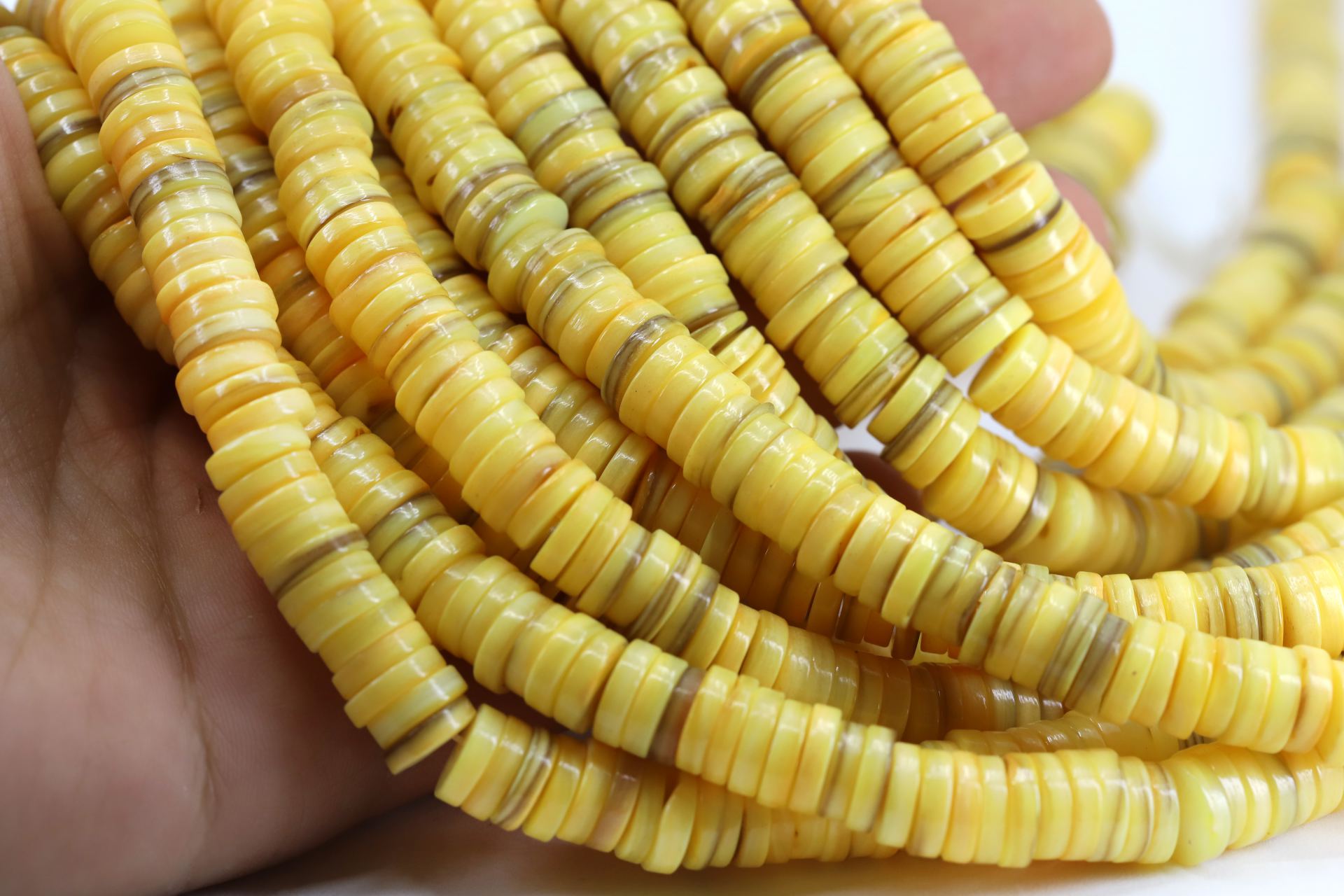 8mm-yellow-natural-shell-beads-cchange