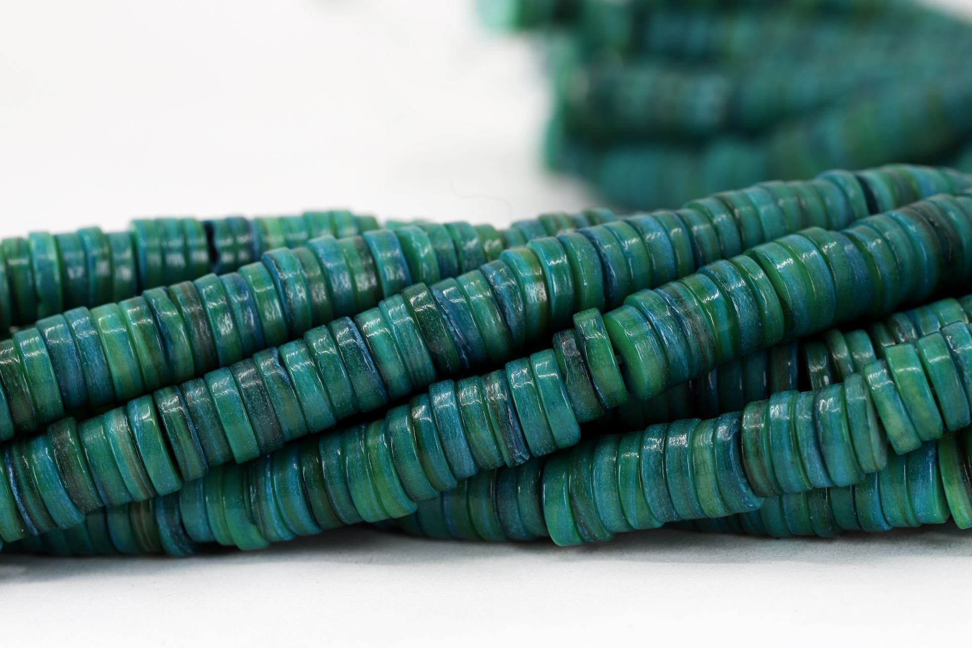 8mm-emerald-green-shell-beads-strand
