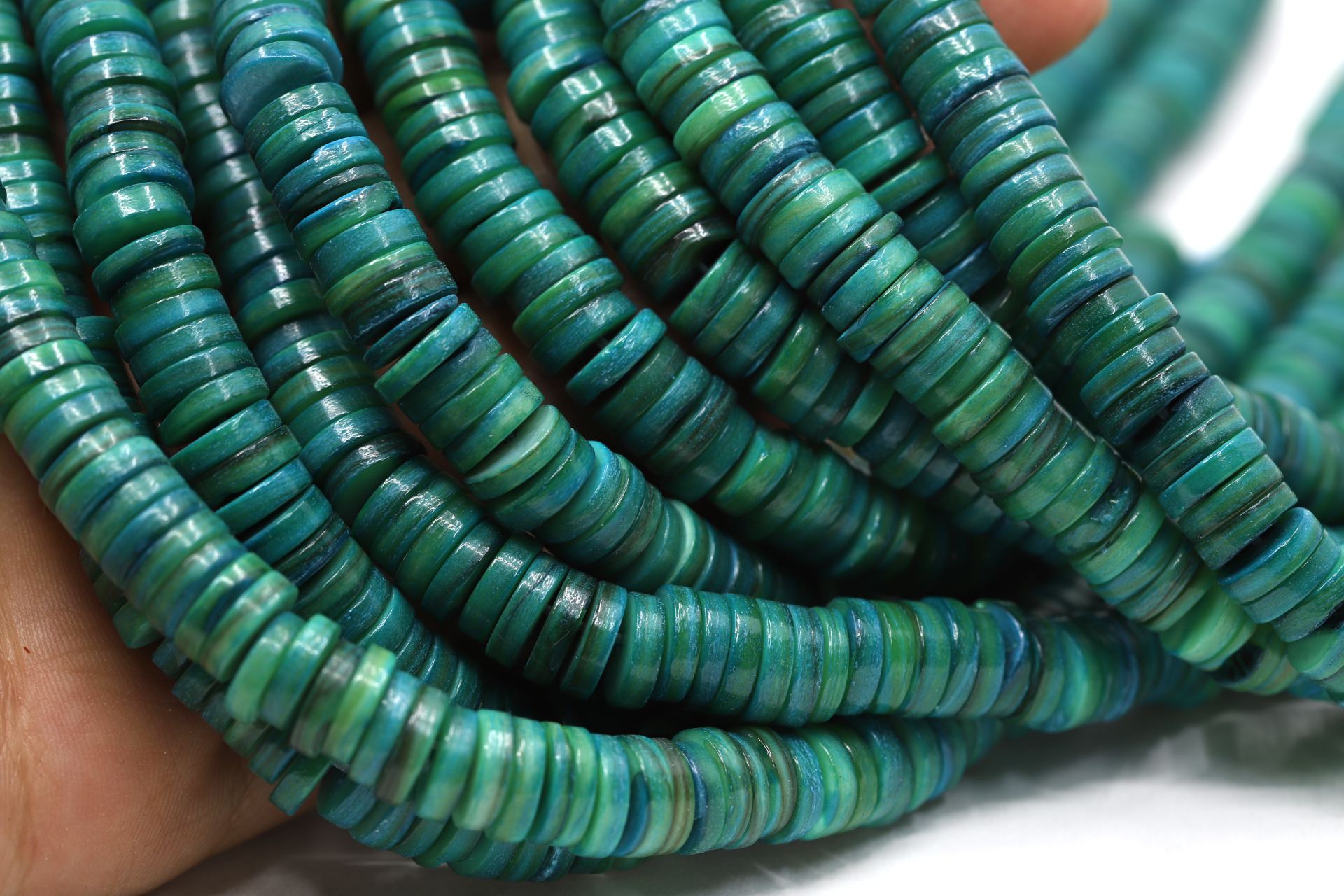8mm-emerald-green-shell-beads-cchange