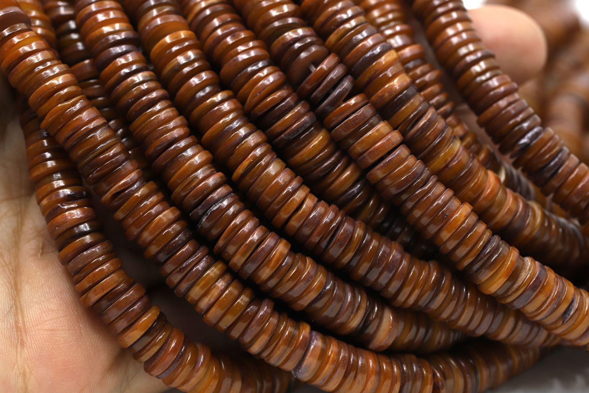 8mm-brown-nature-shell-beads-cchange
