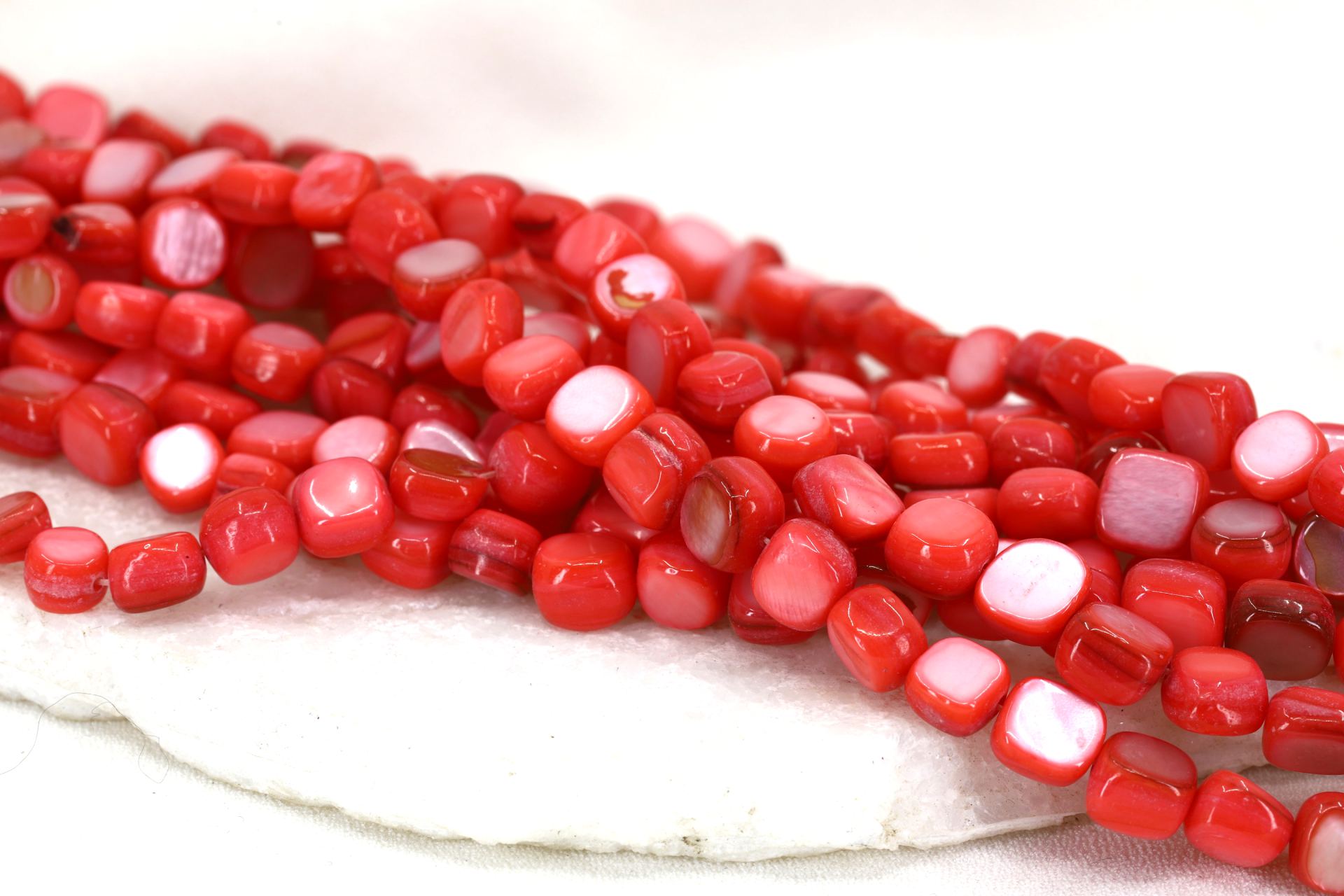 red-shell-beads-asymmetric-flat-round