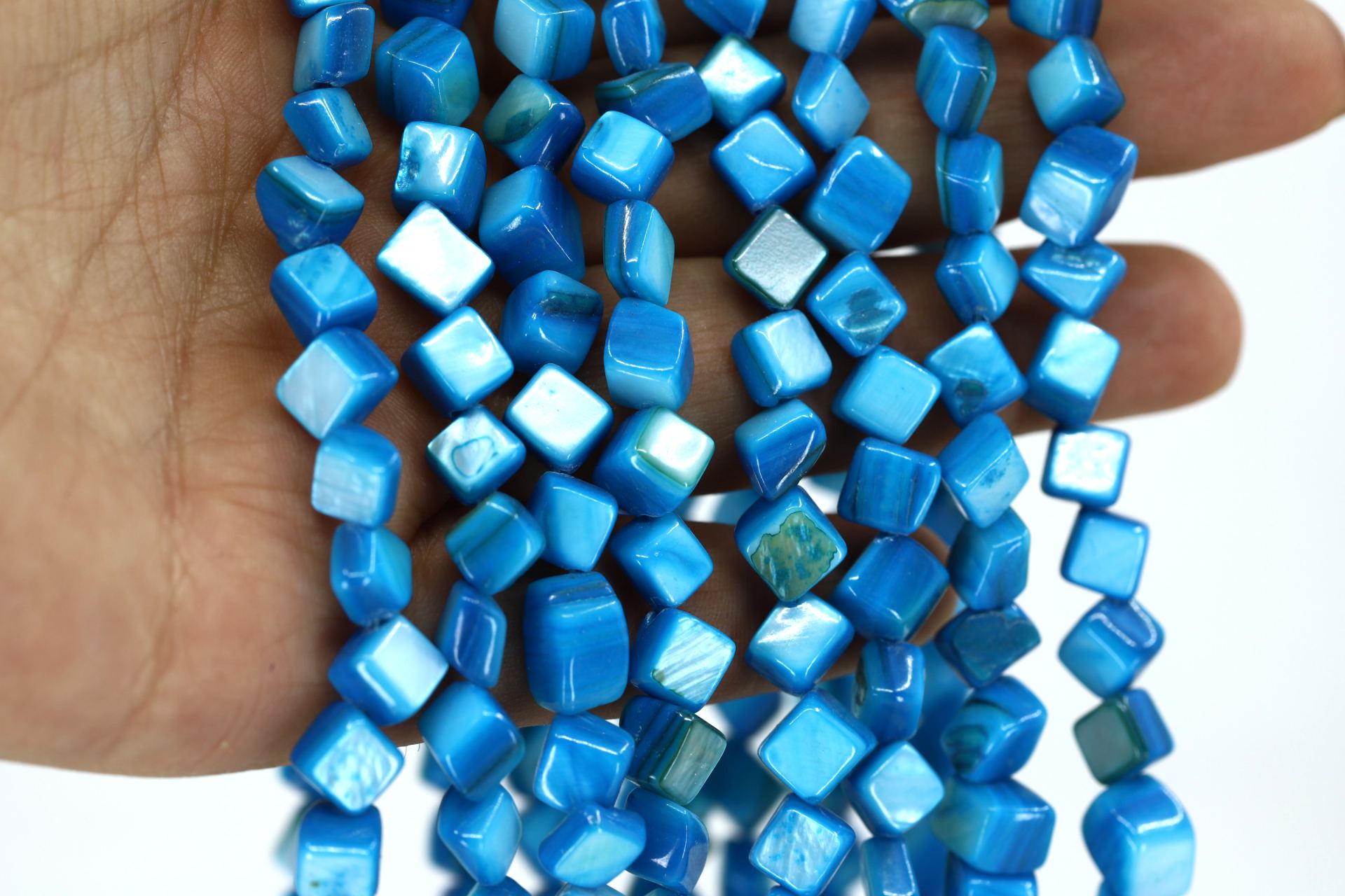 8mm-blue-shell-pyramid-flat-round