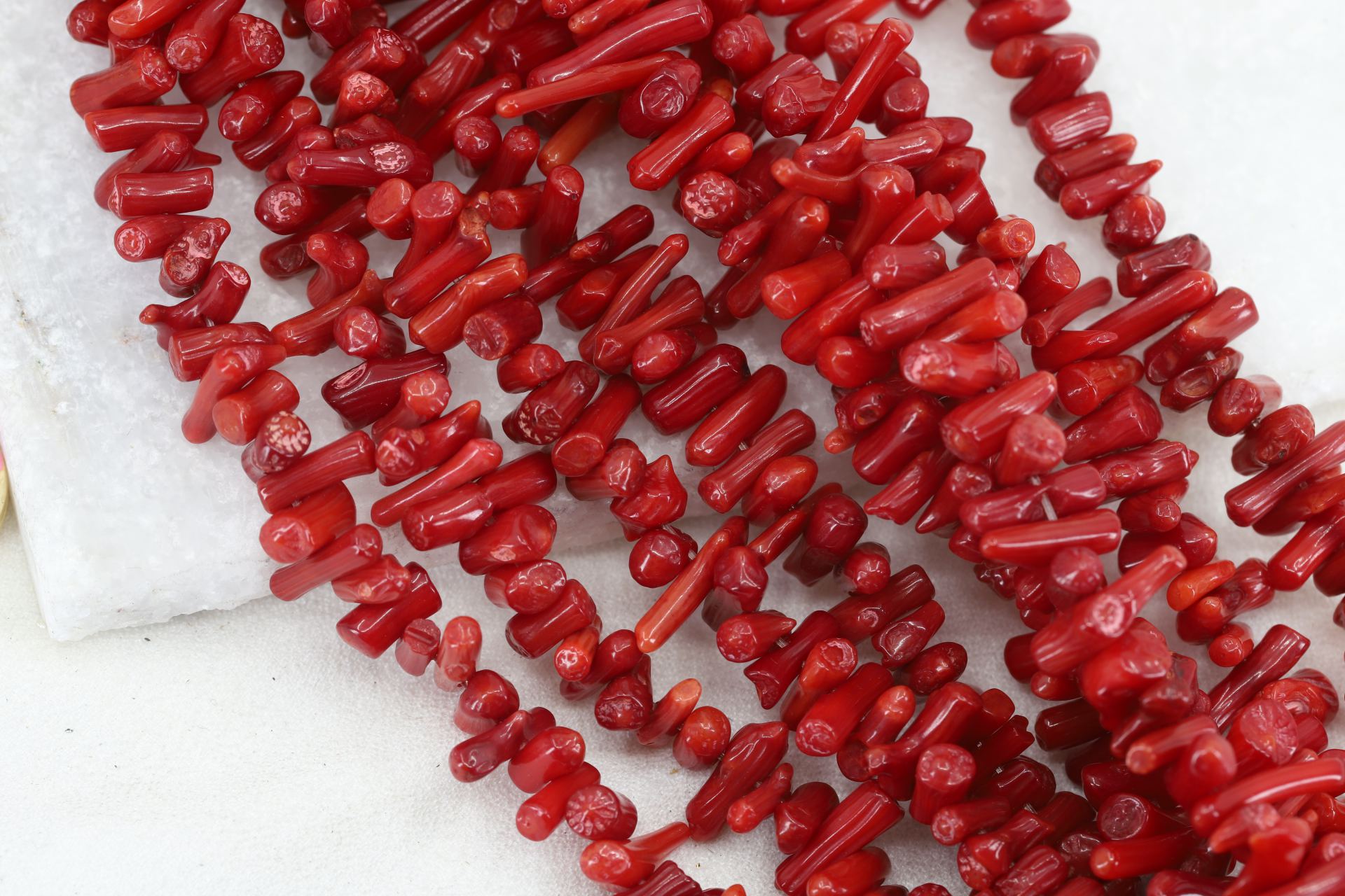red-colored-spike-coral-beads -strand