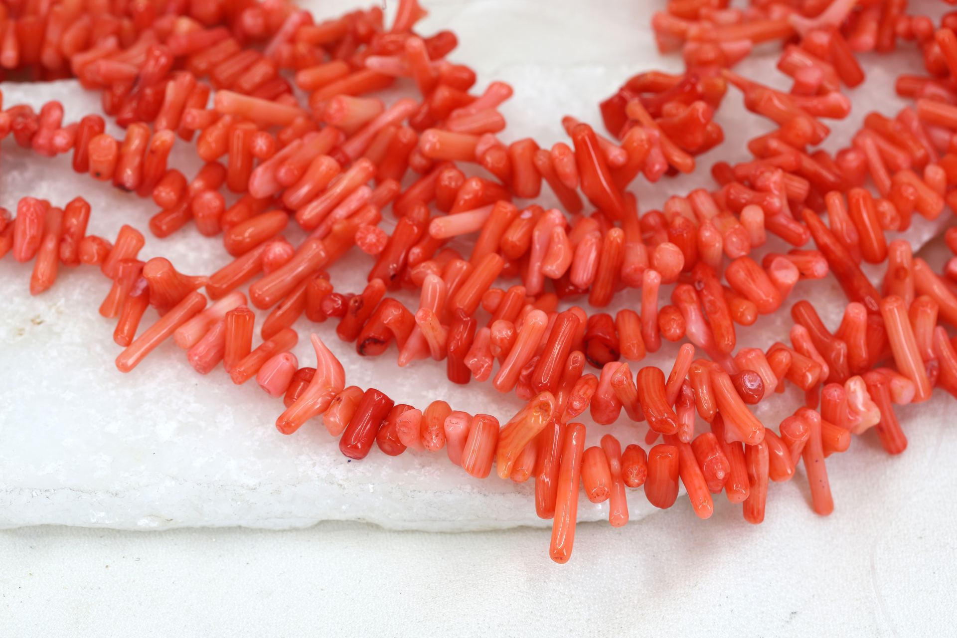 red-orange-spike-coral-beads-strand