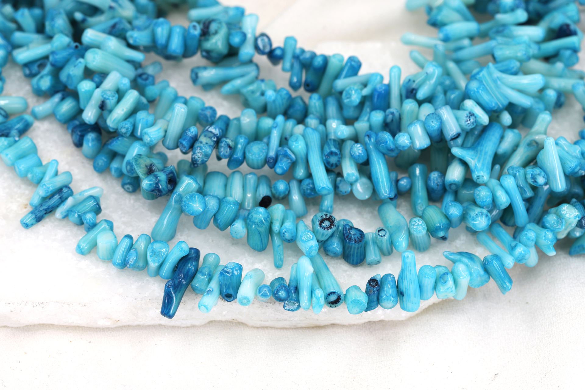 turquoise-dyed-coral-spike-beads