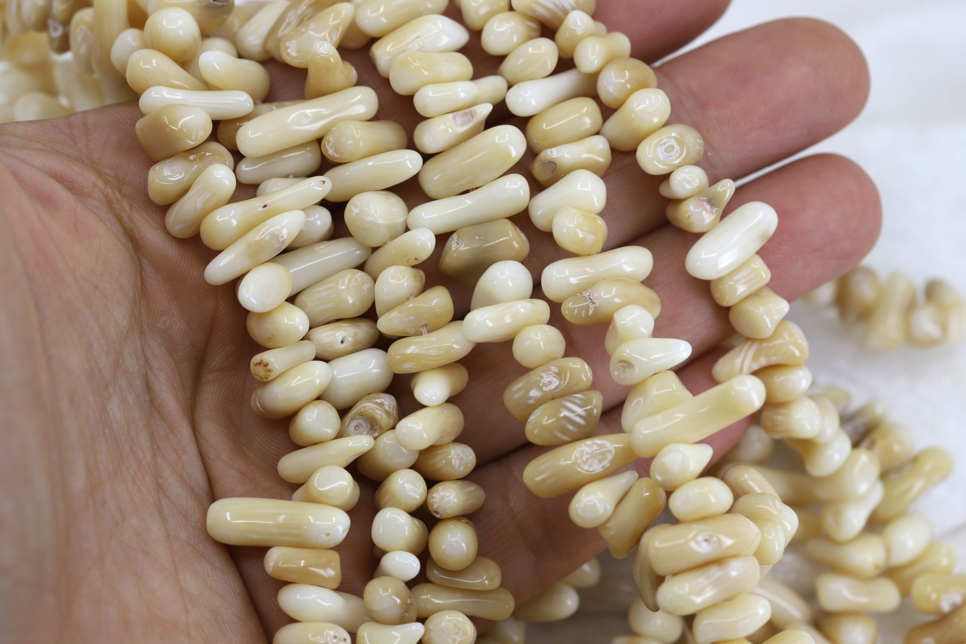 beige-coral-beads-jewelry-making