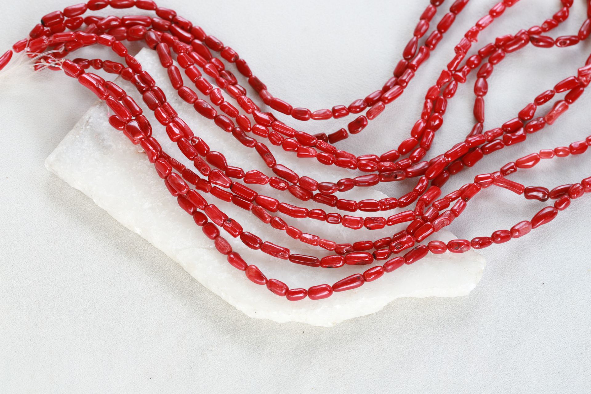 nugget-coral-red-beads-strand