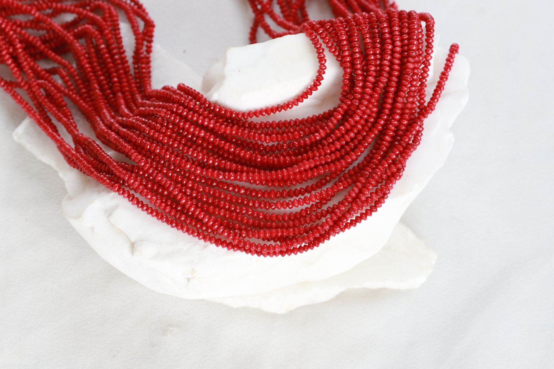 2mm-saucer-red-natural-coral-beads