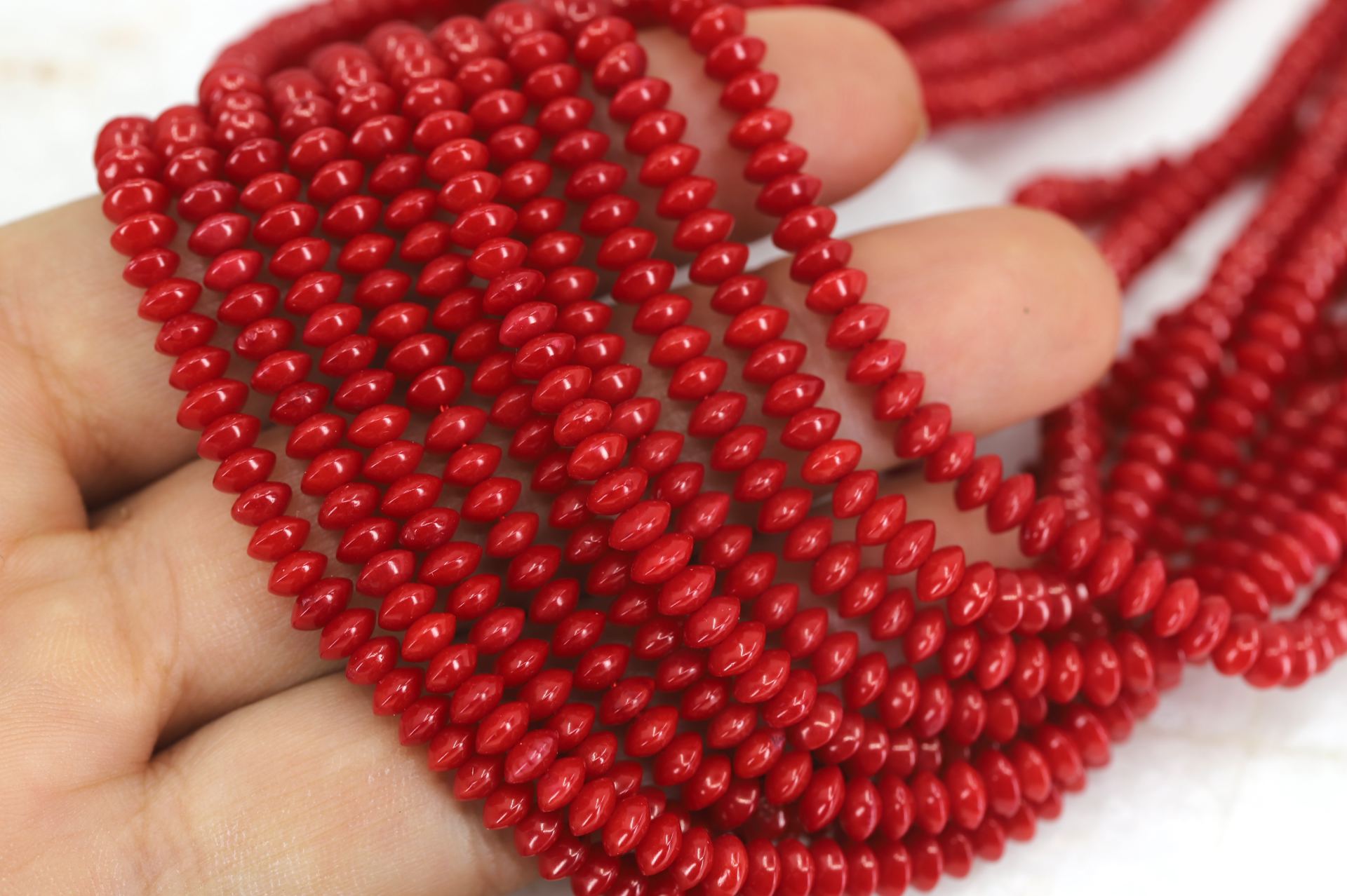 4mm-saucer-natural-coral-red-bead-strand
