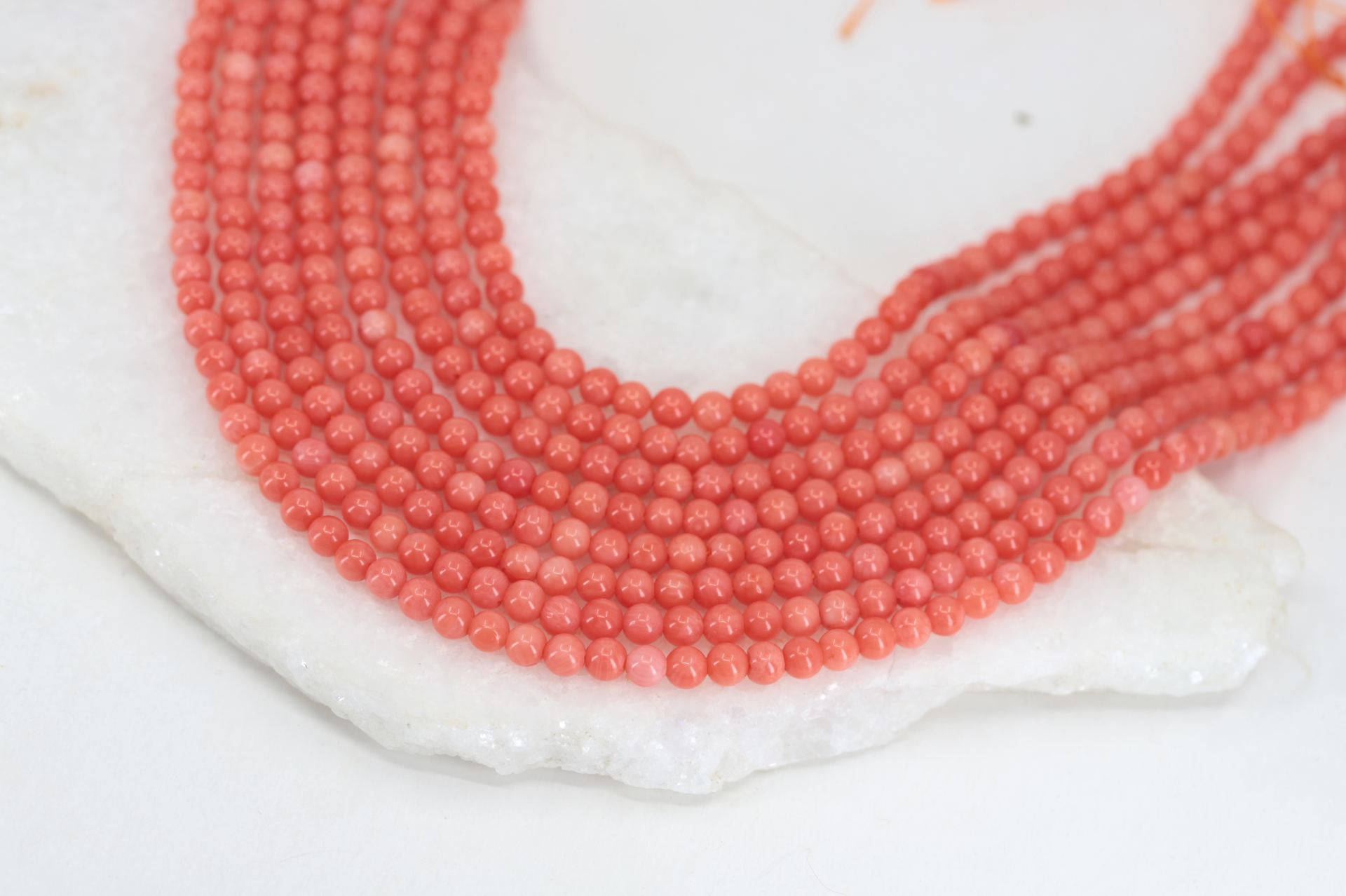 4mm-gemstone-natural-coral-pink-strand