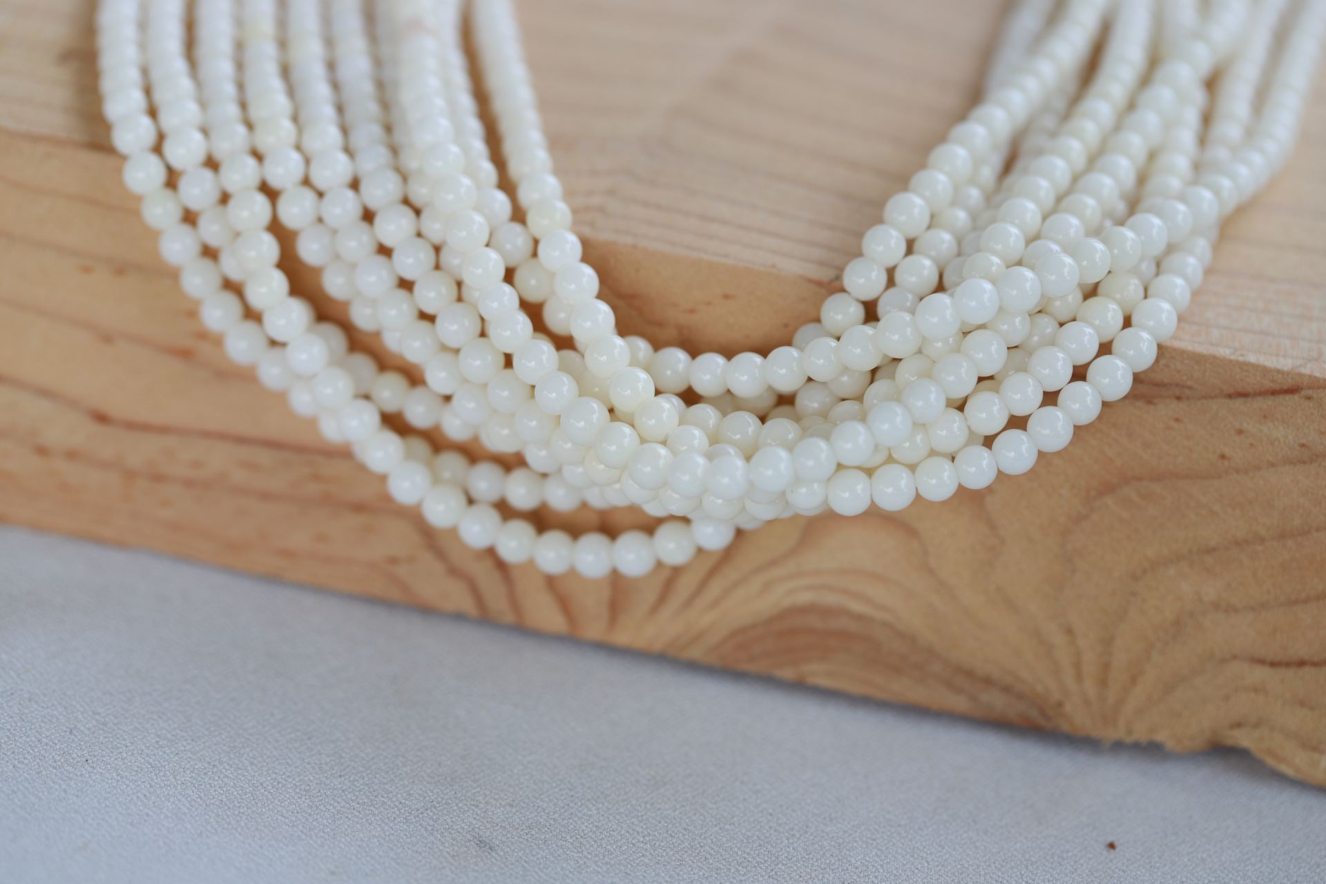 4mm-white-coral-natural-strand