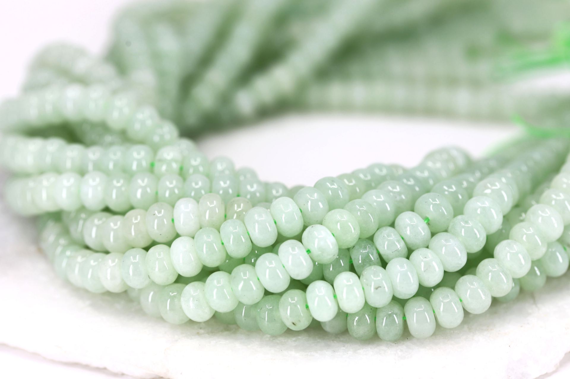 8mm-mint-green-bead-strand