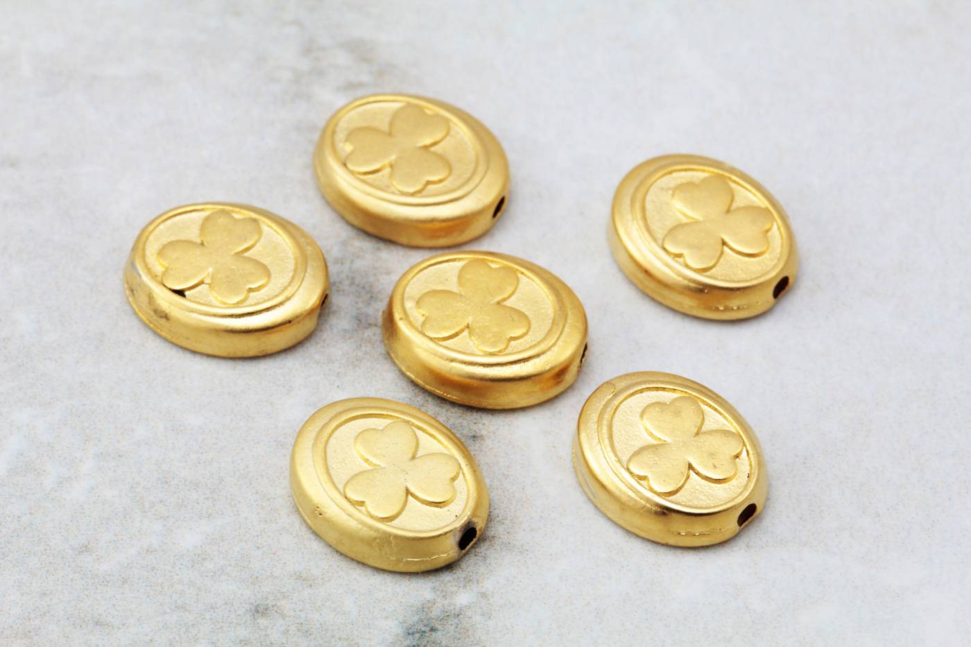 gold-plated-metal-oval-clover-charms