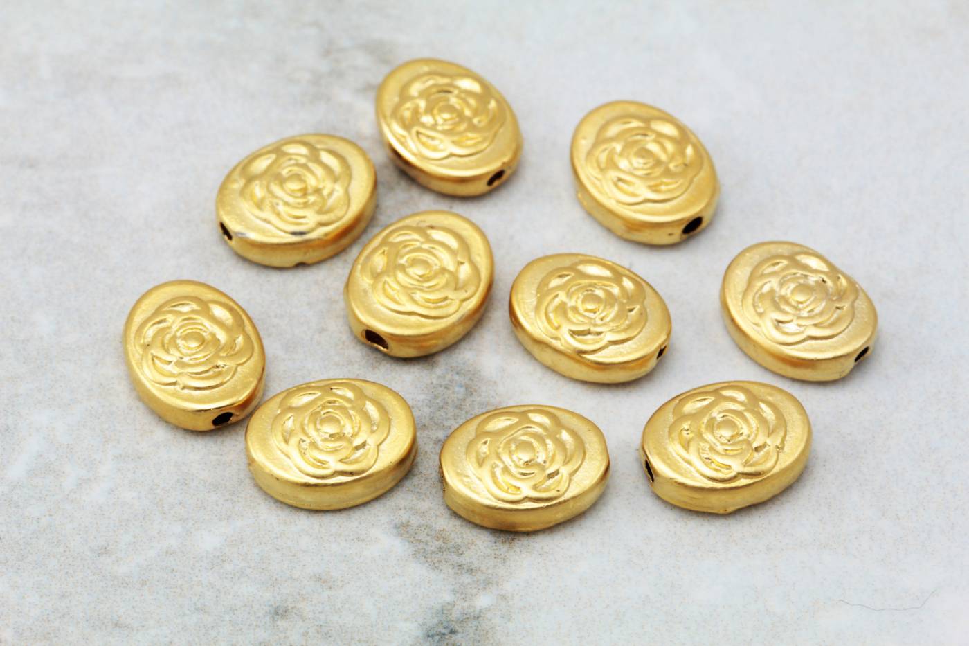 gold-plated-oval-rose-patterned-charms