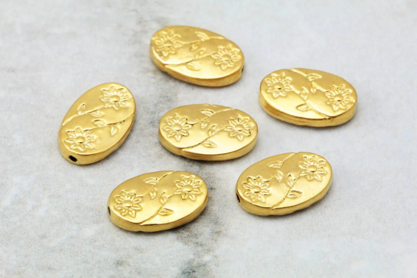 metal-gold-plated-oval-flower-charms.