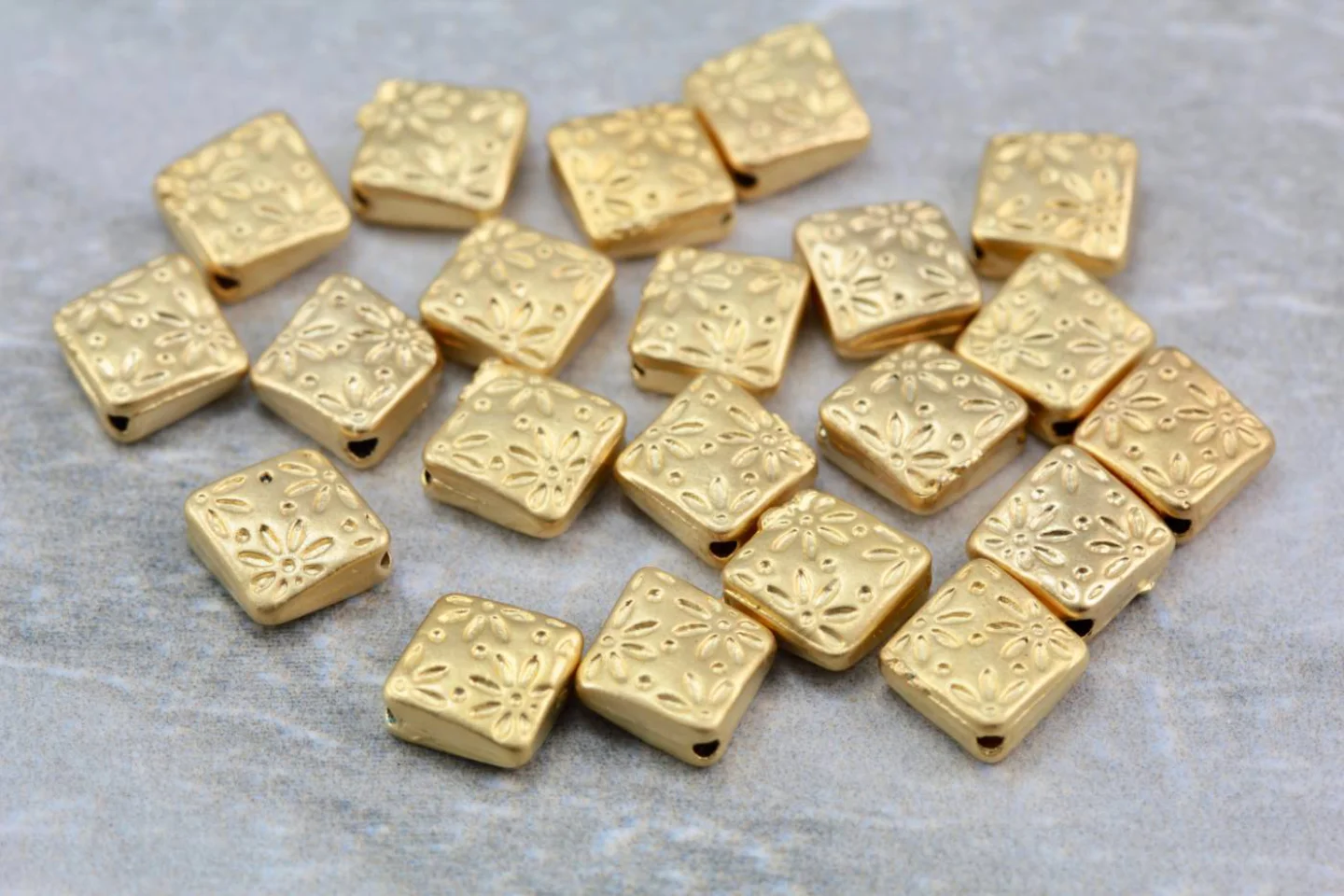 metal-jewelry-charms-beads-findings.