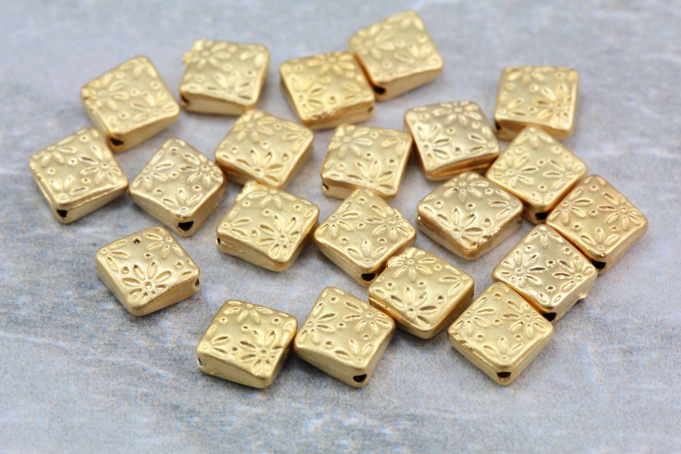 diamond-shape-gold-metal-charms