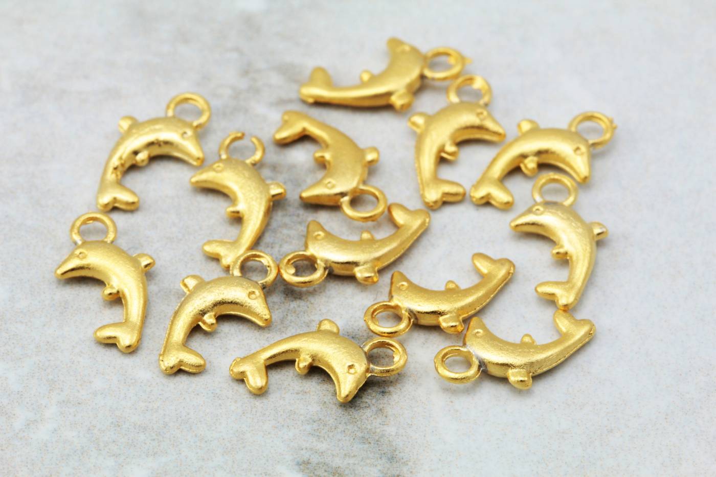 gold-plate-mini-dolphin-pendant-charm